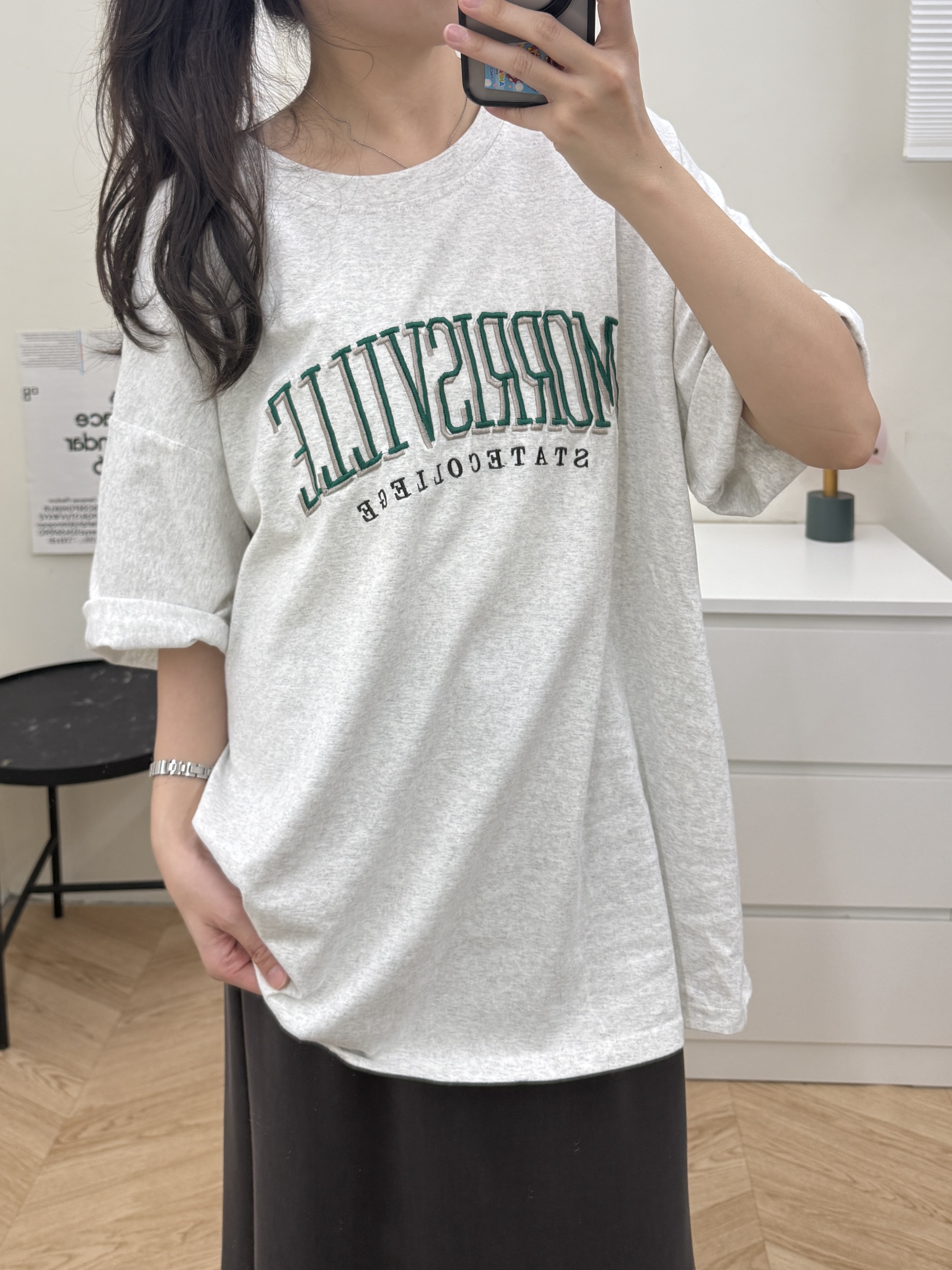 英文字刺繡大T