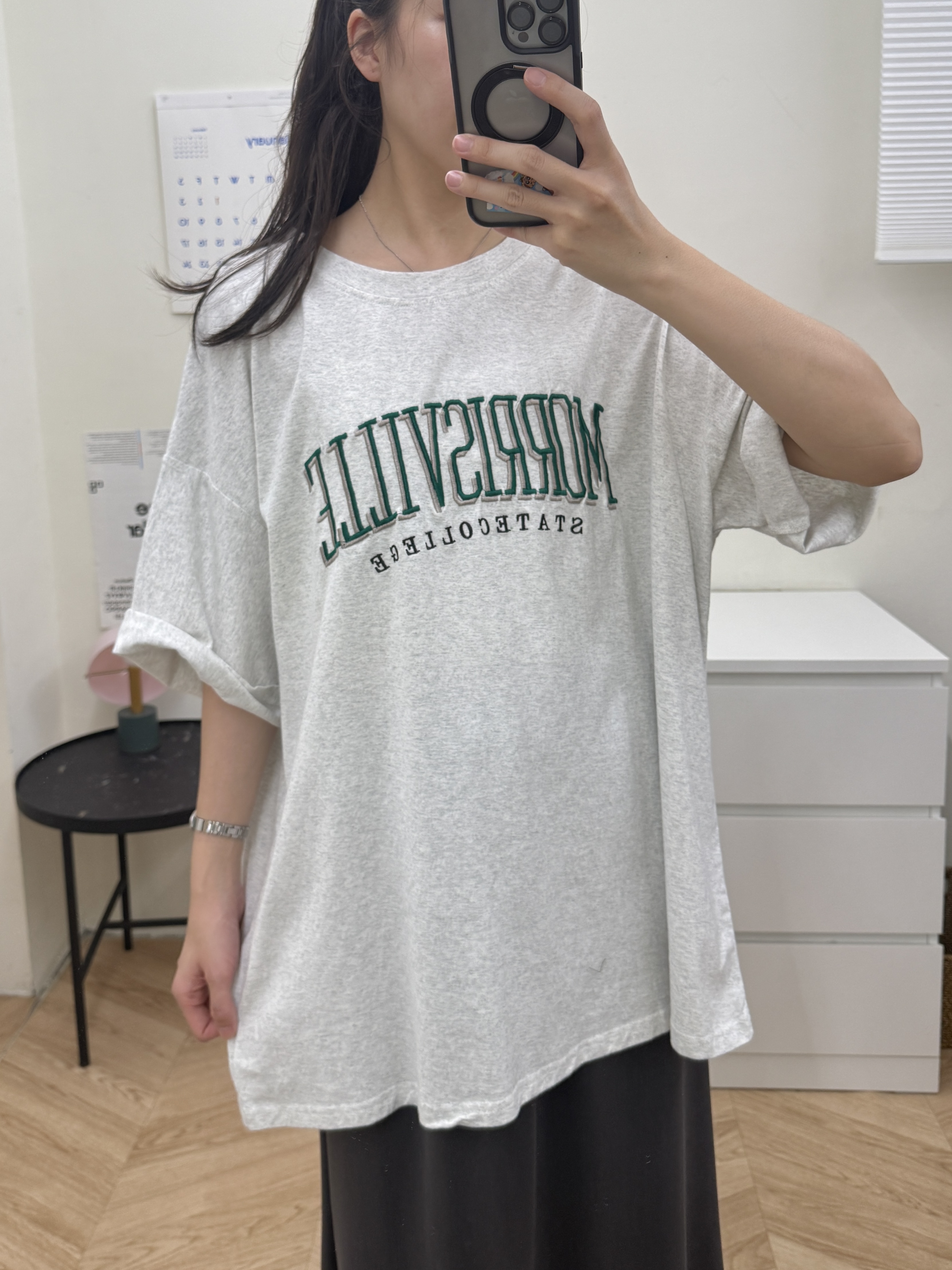 英文字刺繡大T