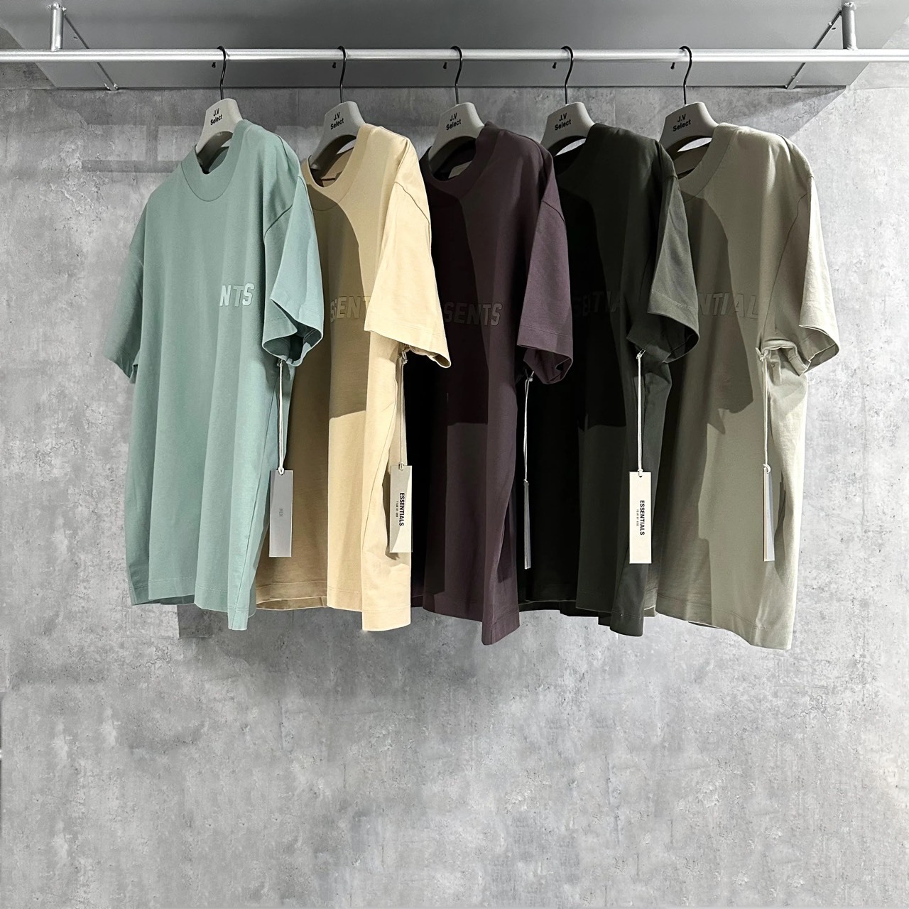 FOG Essentials  新款膠印字體Logo 短袖