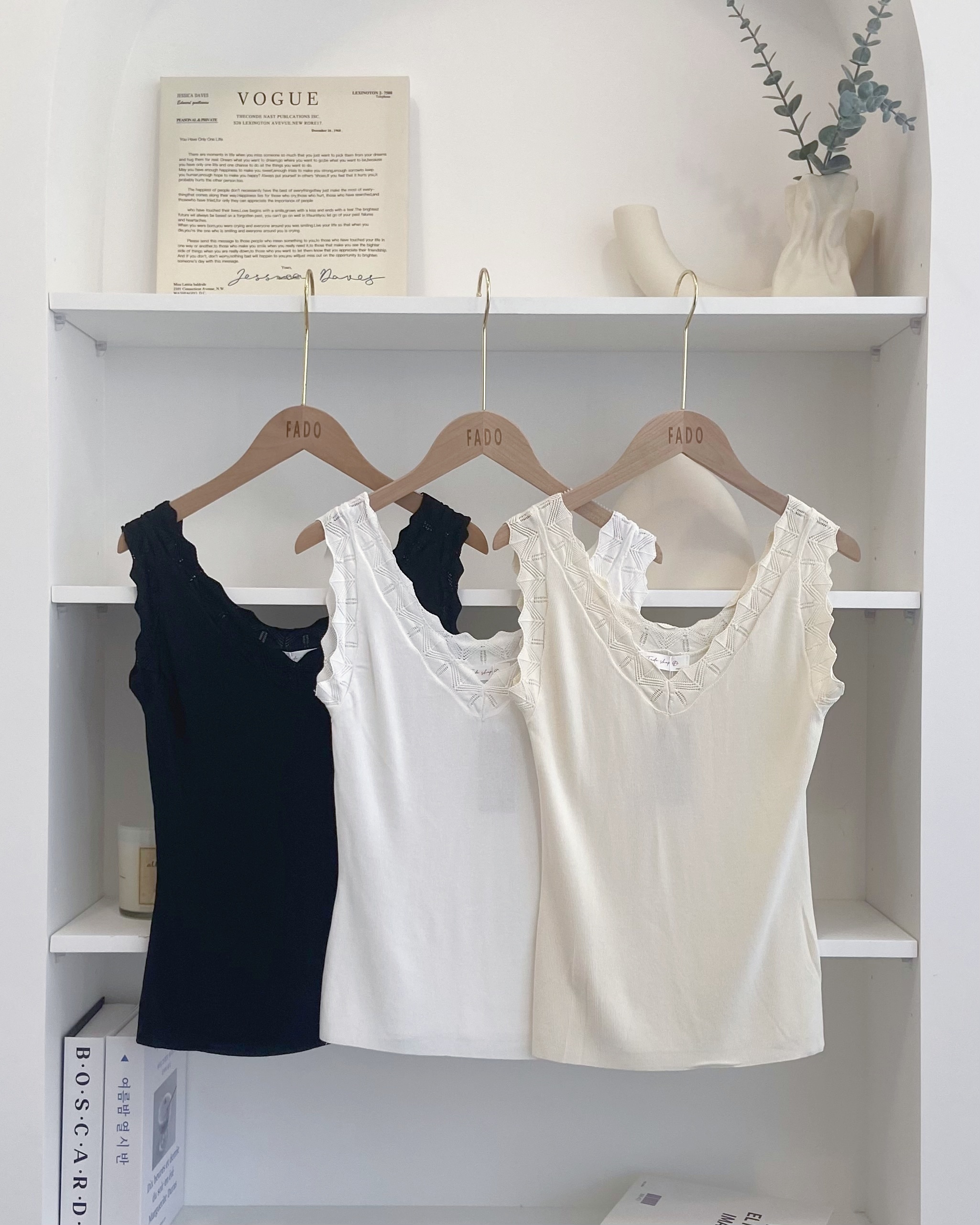 法朵Fado shop｜細緻緹花波浪邊 V 領背心 1105007 三色