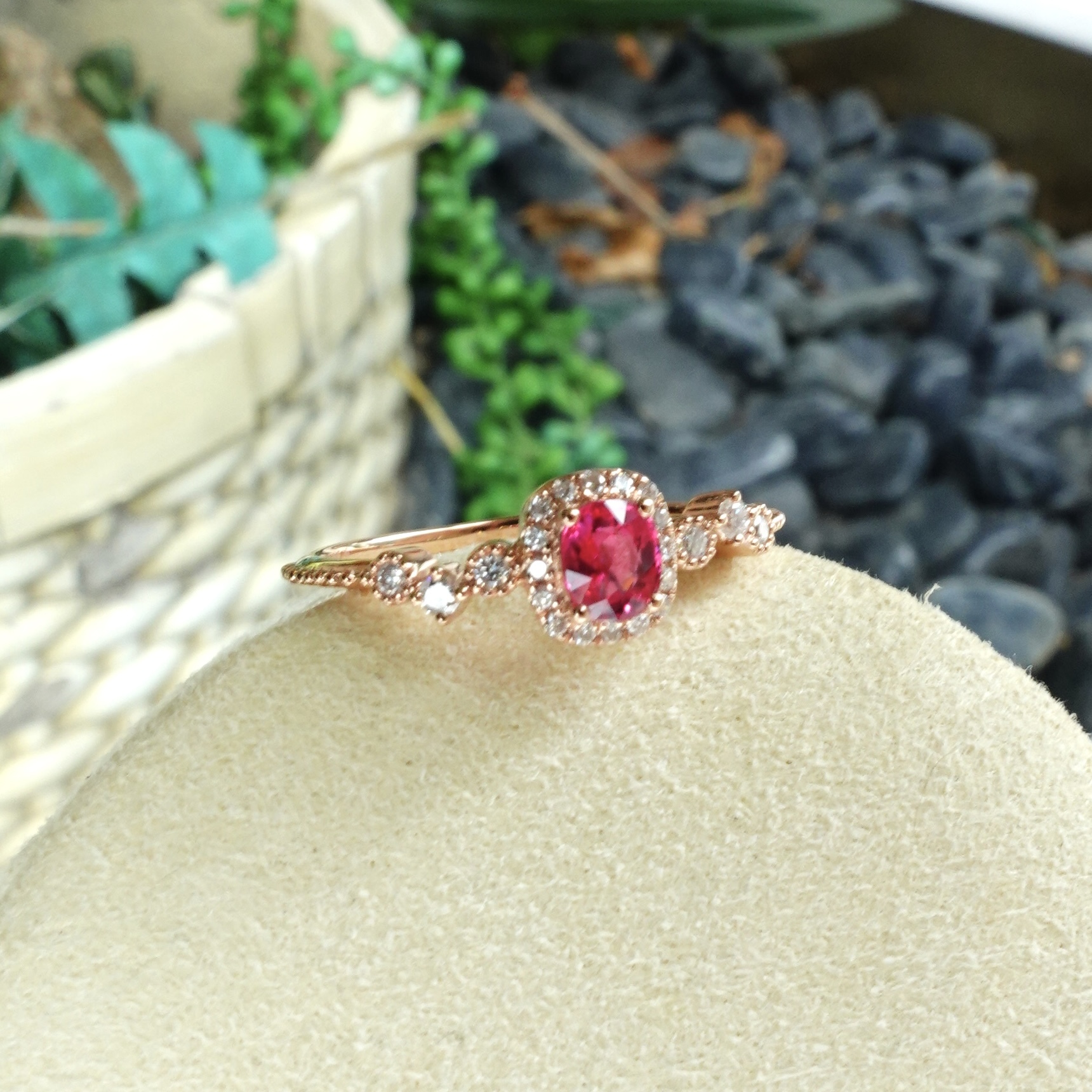 18K Gold Natural Burmese Jedi Spinel Diamonds Ring