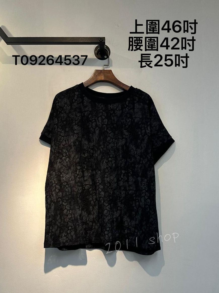 圓領透薄暗花紋理TOP  上圍46吋 腰圍42吋  長25吋  T09264537