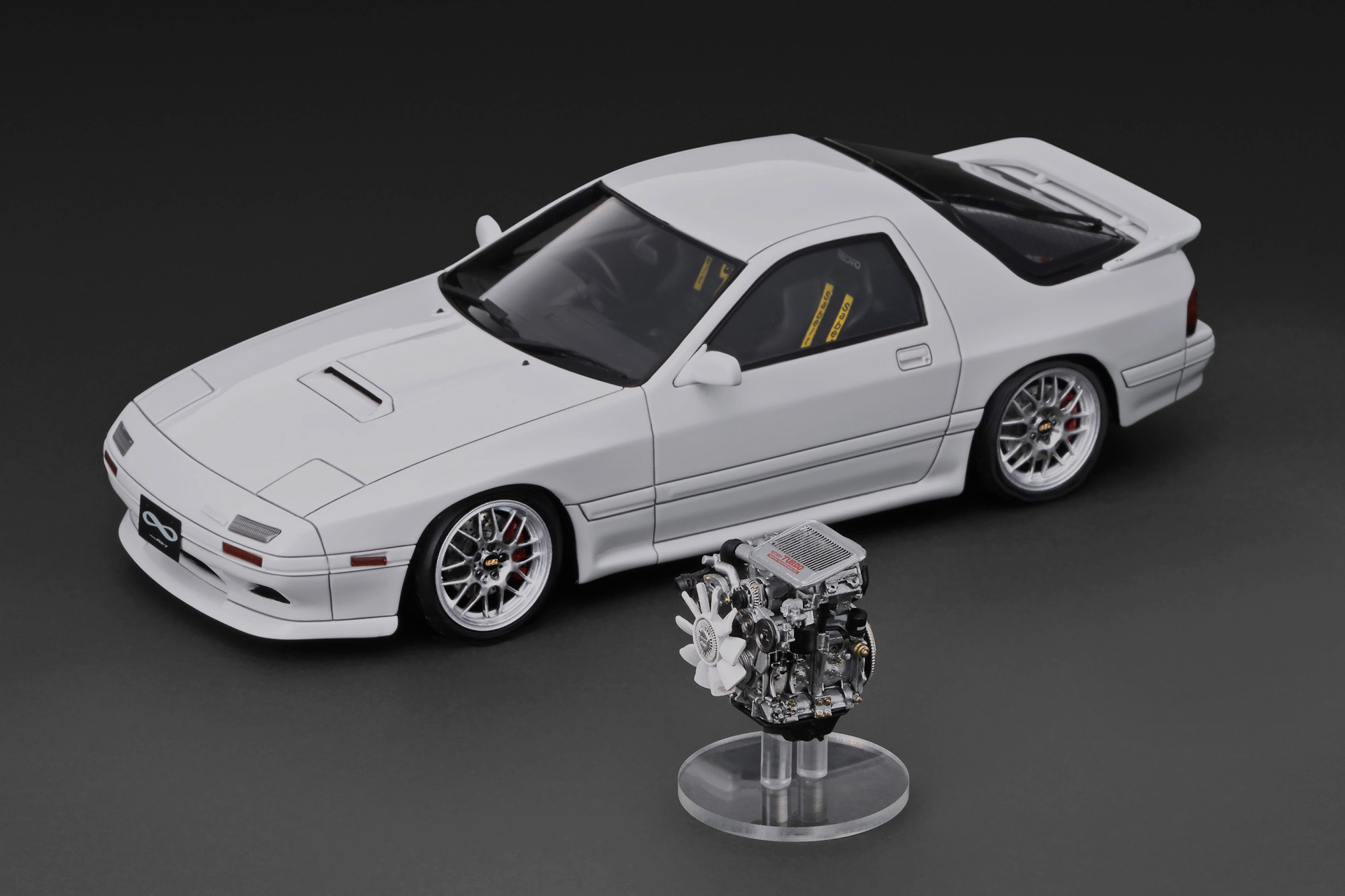 預訂 (訂金$300) (預訂價$2660) :1/18 IG Mazda Savanna RX-7 Infini (FC3S) White With 13B Engine (IG4089)