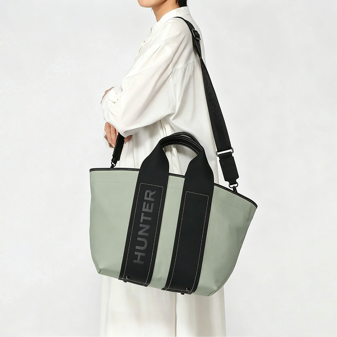 防水 Refined Stitch Canvas Tote