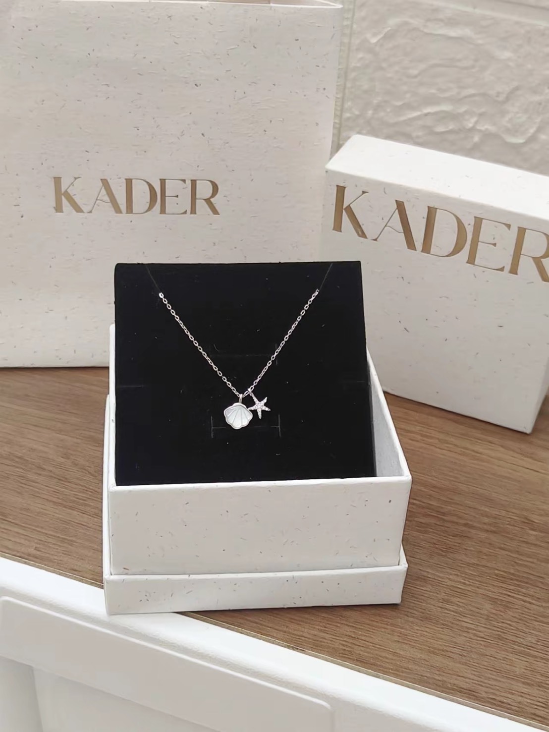 卡蒂羅 KADER 閃耀 冰透貝殼 項鍊