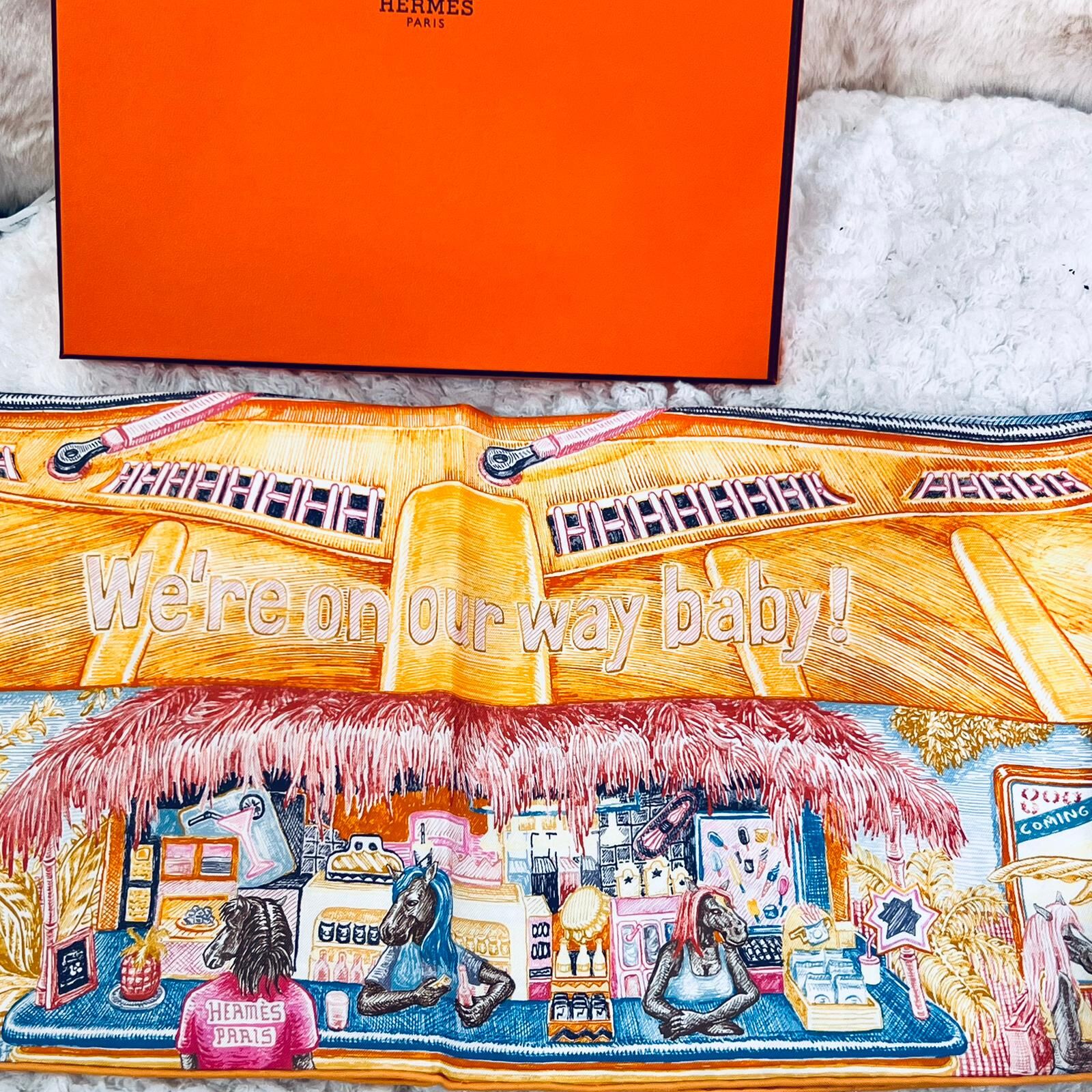 全新HERMES Scarf 90x90cm City of Light H004103S 04 橘色 / 石油藍 / 深粉色 絲巾/圍巾 #BRAND NEW #香榭站正品