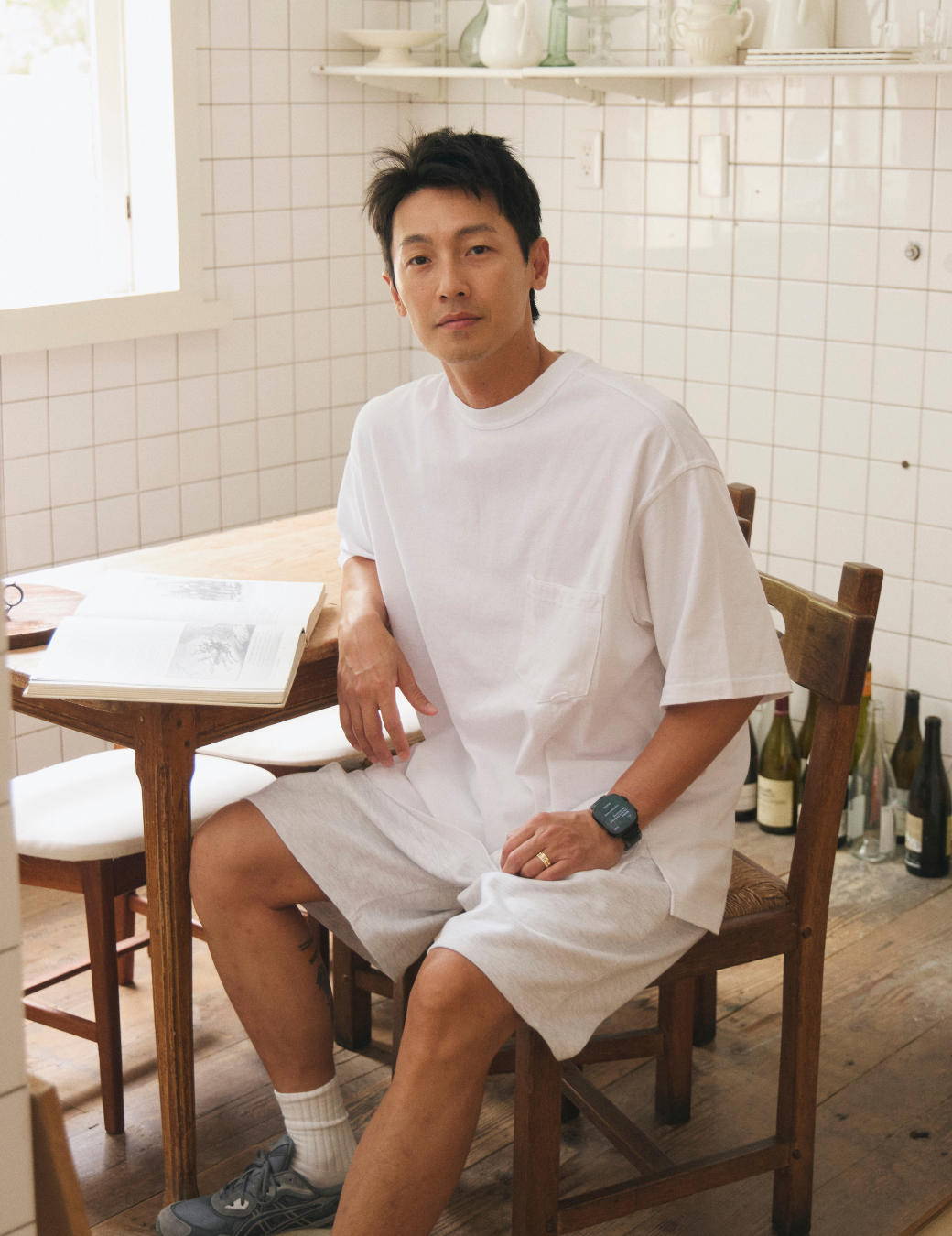 素面口袋前短後長T