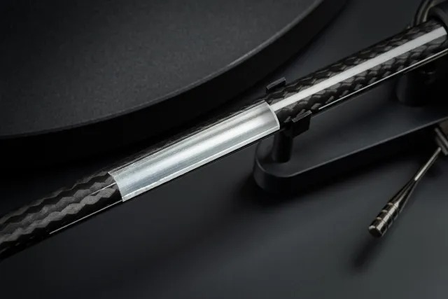 Debut PRO carbon alu tonearm cut scaled
