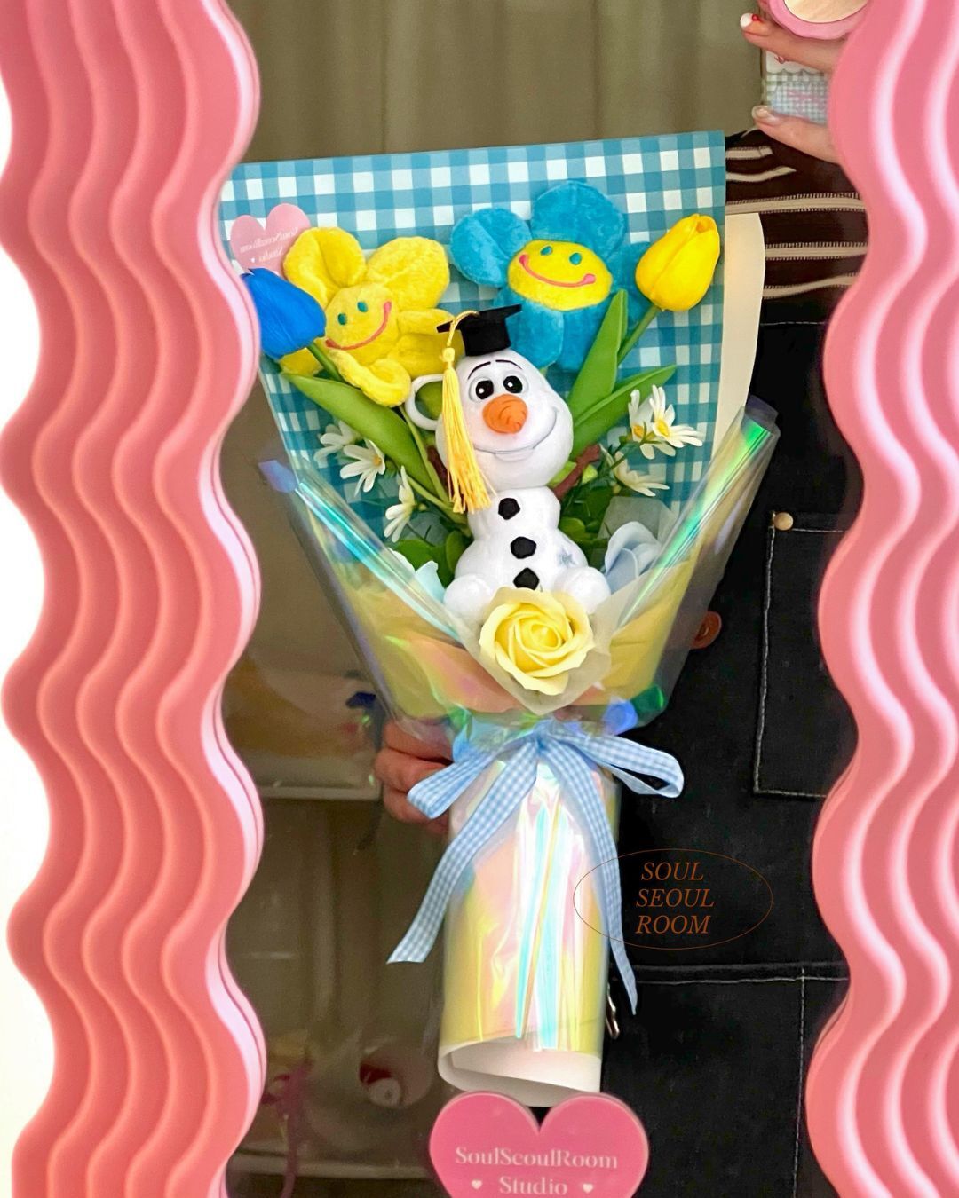 ⁠Olaf 雪寶公仔韓式包裝中型花束 畢業典禮驚喜 官方授權正版直送⁠