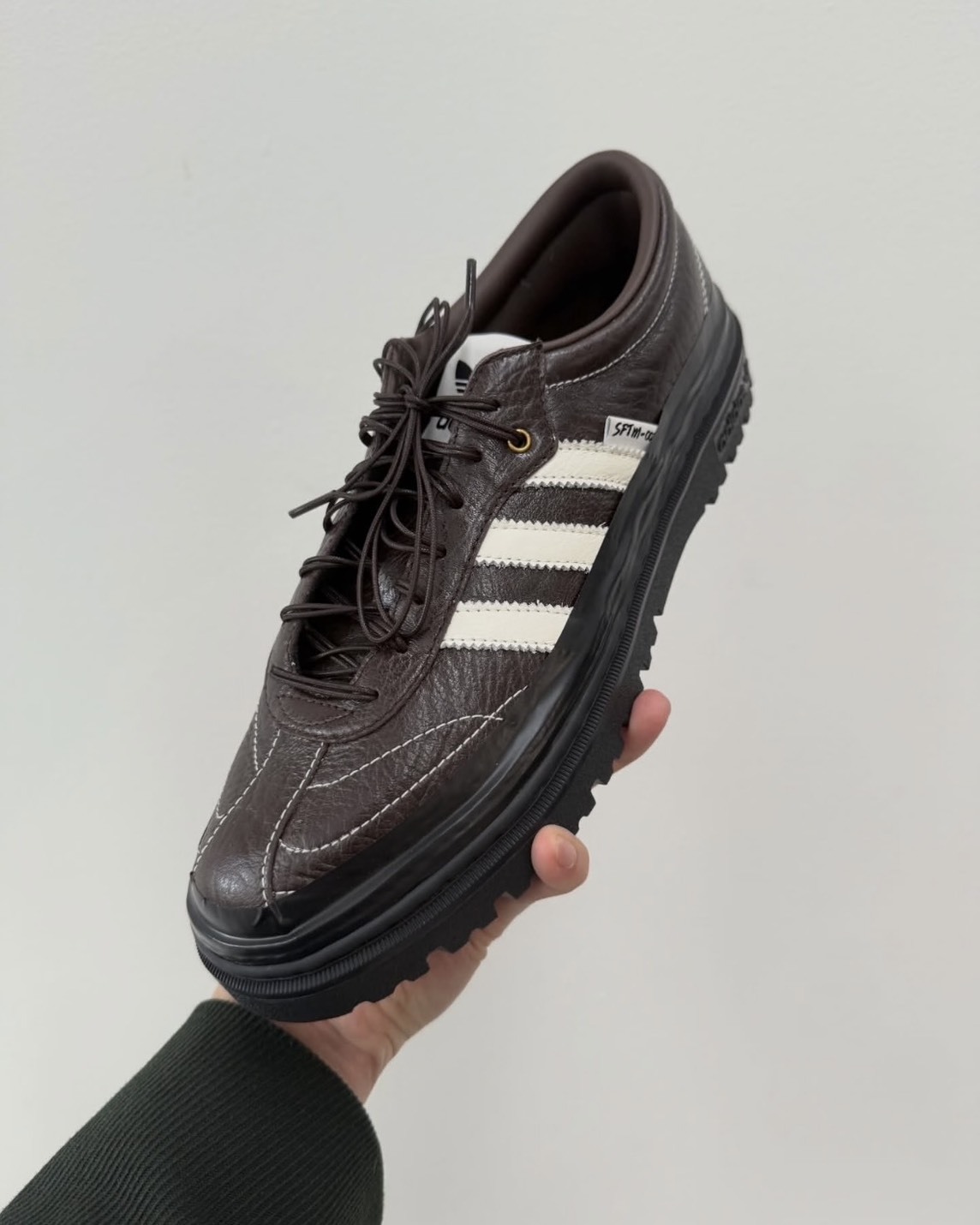 Adidas Originals x SFTM Samba LX Freizeit 聯名 德訓鞋 皮鞋 咖色