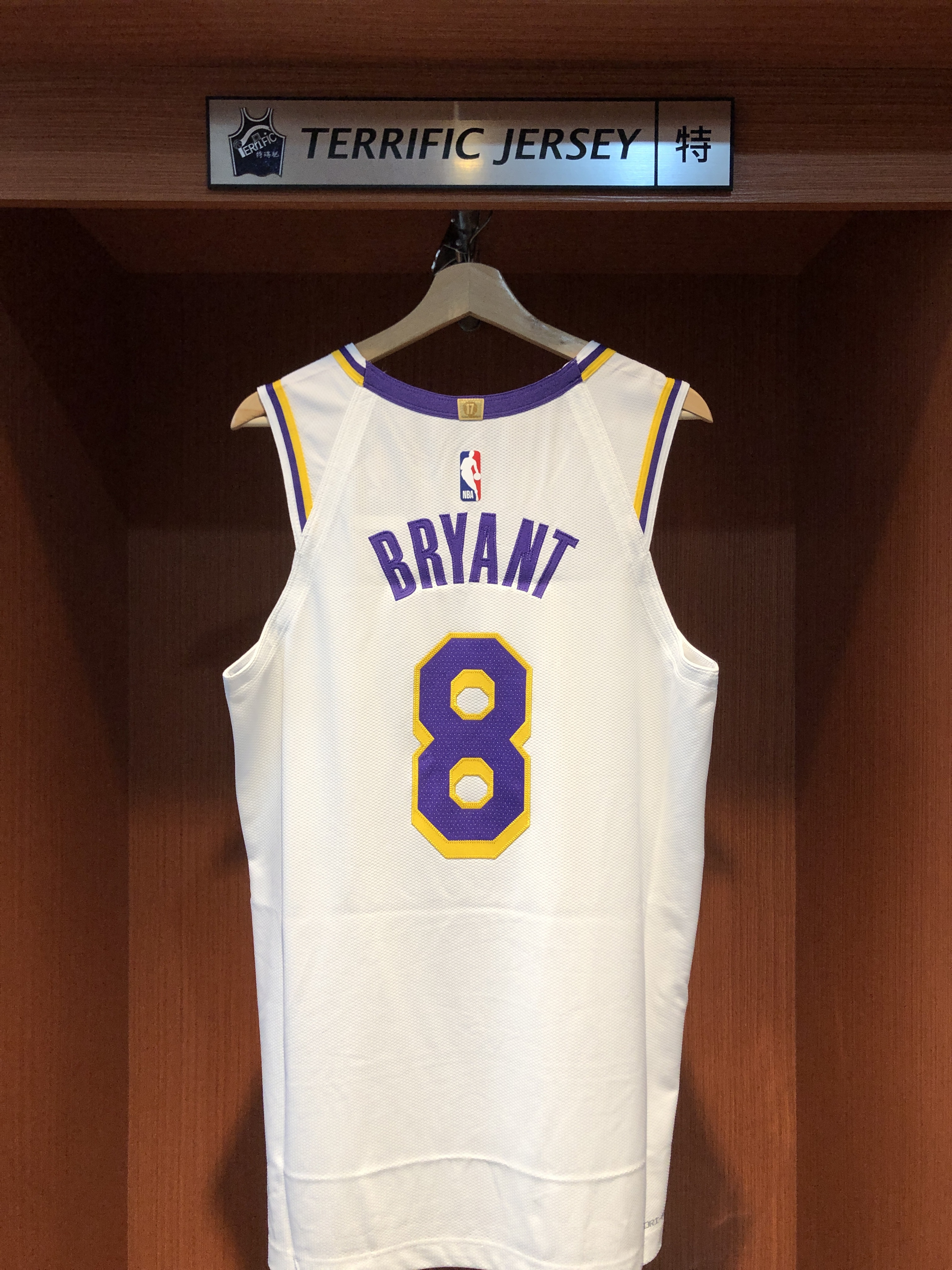 NBA球衣 Kobe Bryant 洛杉磯湖人白 #8 Association Nike Authentic 球員版 電繡 全新