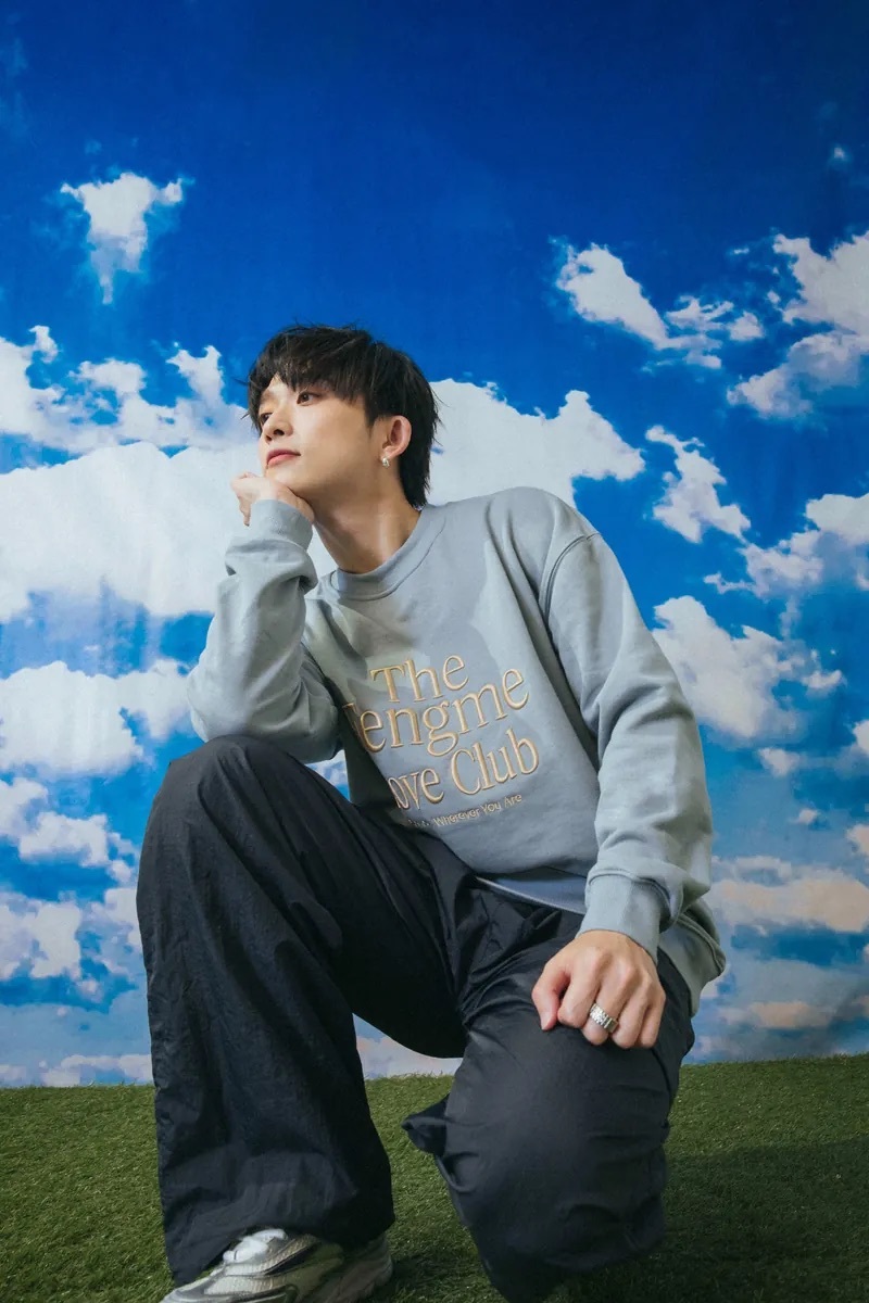 LOVE CLUB Sweatshirt - Sage green