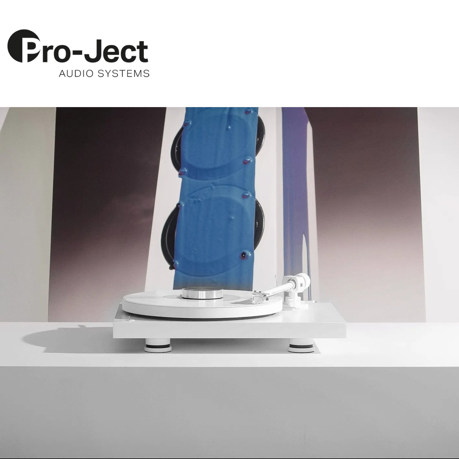 Pro-Ject Debut PRO B Turntable White with speaker