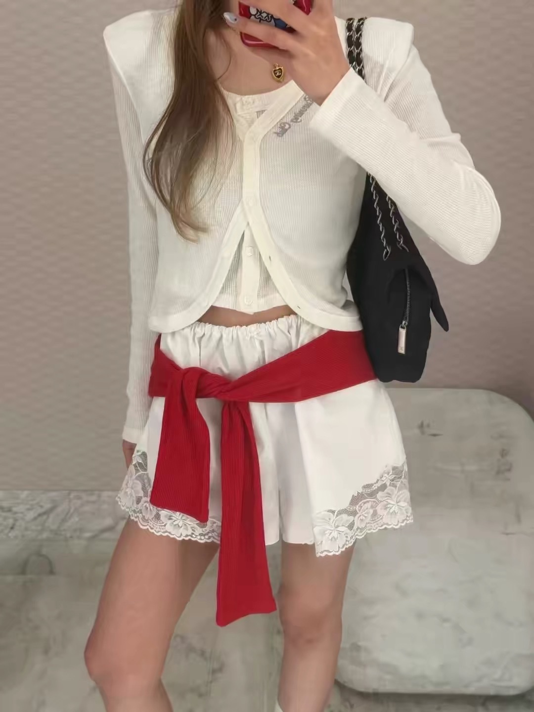 蕾絲拼接鬆緊短褲
