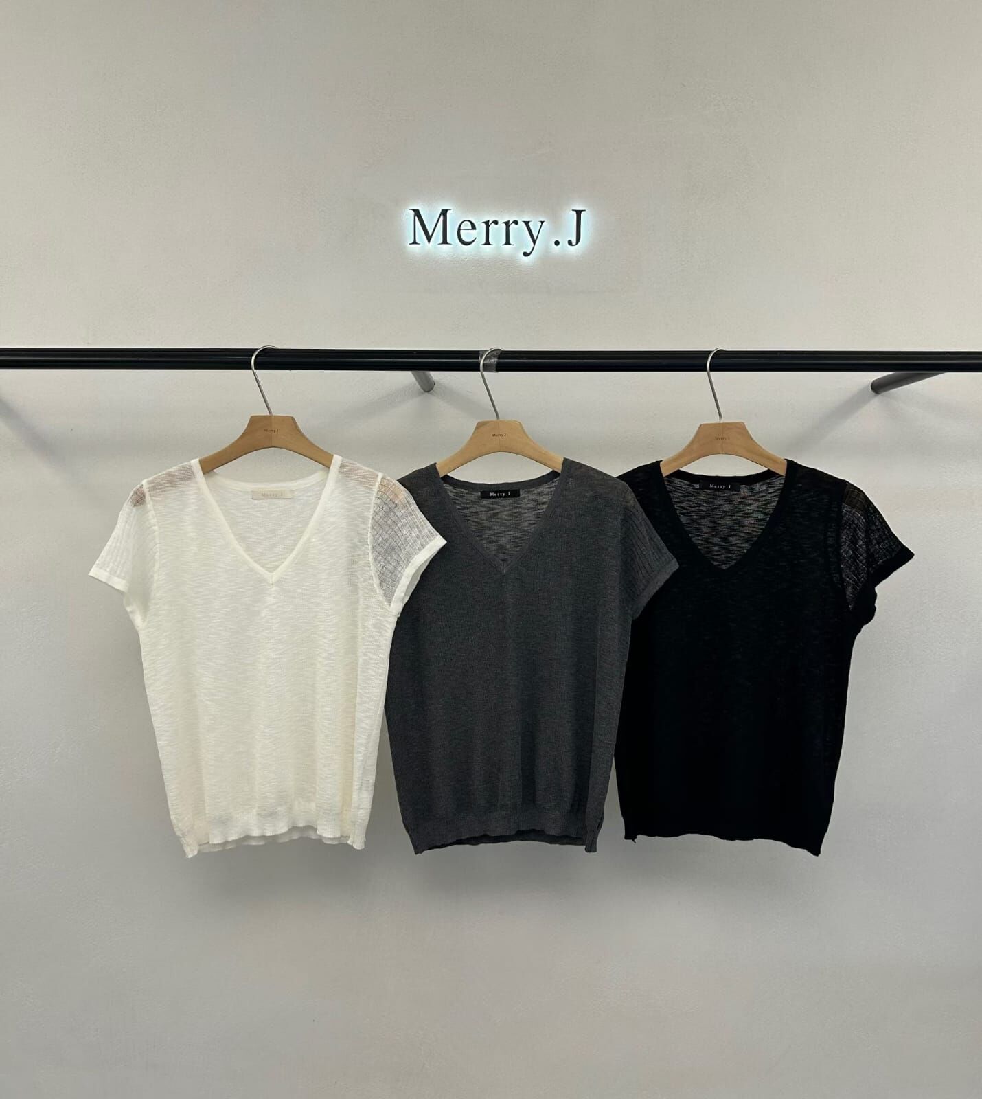 MJ6225 透膚V領上衣