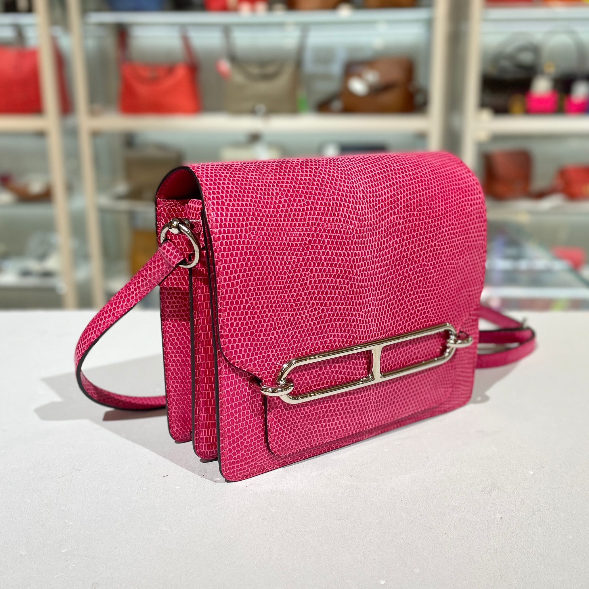 98%NEW二手HERMES Roulis Mini H082419CK0D Z STAMP 桃紅色蜥蜴皮銀扣 #香榭站正品