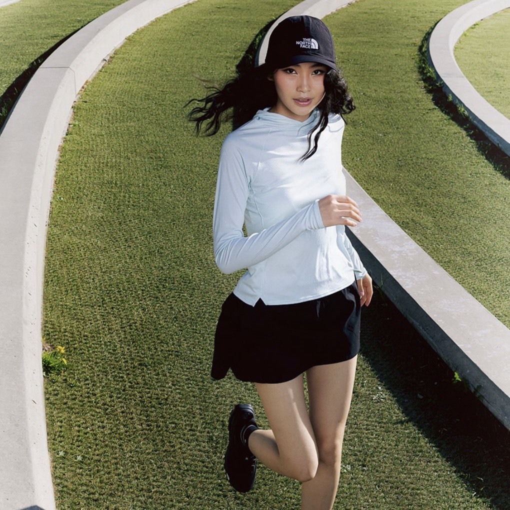 【代購】 THE NORTH FACE Sunriser 女士連帽輕薄速乾排汗長袖 T 恤 高效防曬 NF0A8HRA-G70