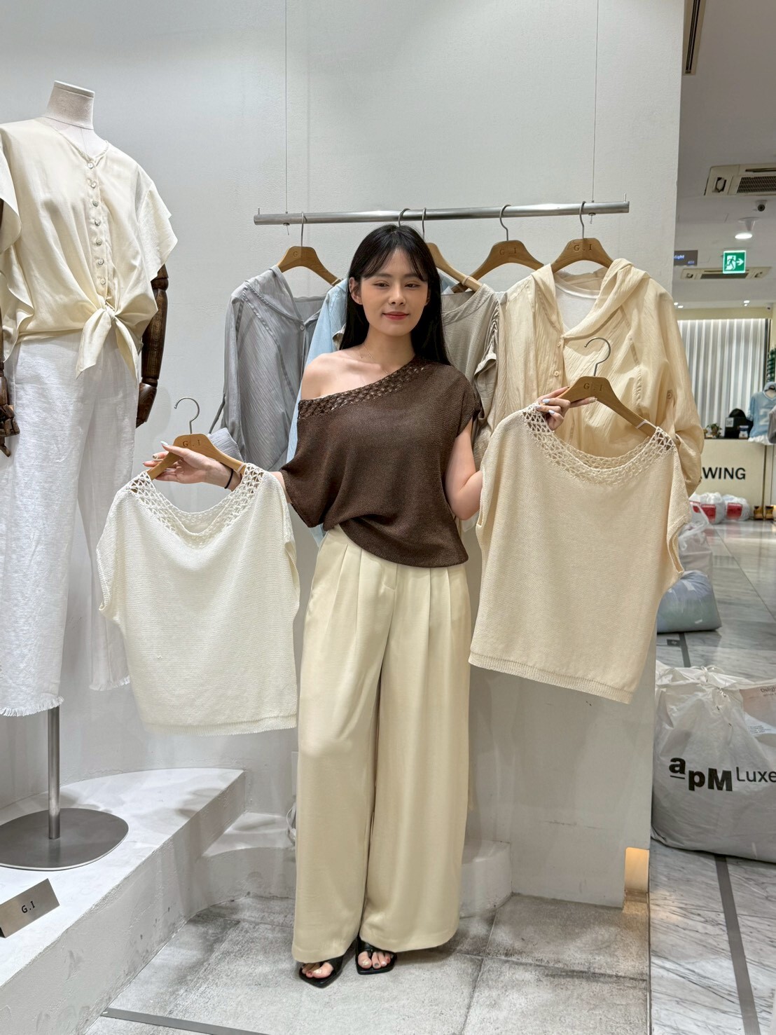 GI6211 編織洞洞領針織飛飛袖上衣