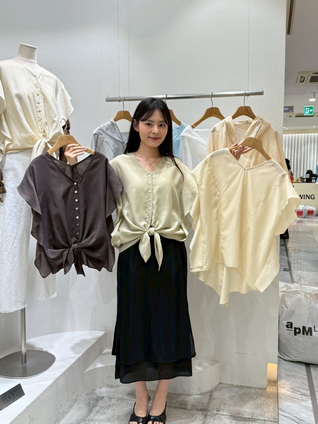 GI6221 前後兩著荷葉Ruffle V領上衣