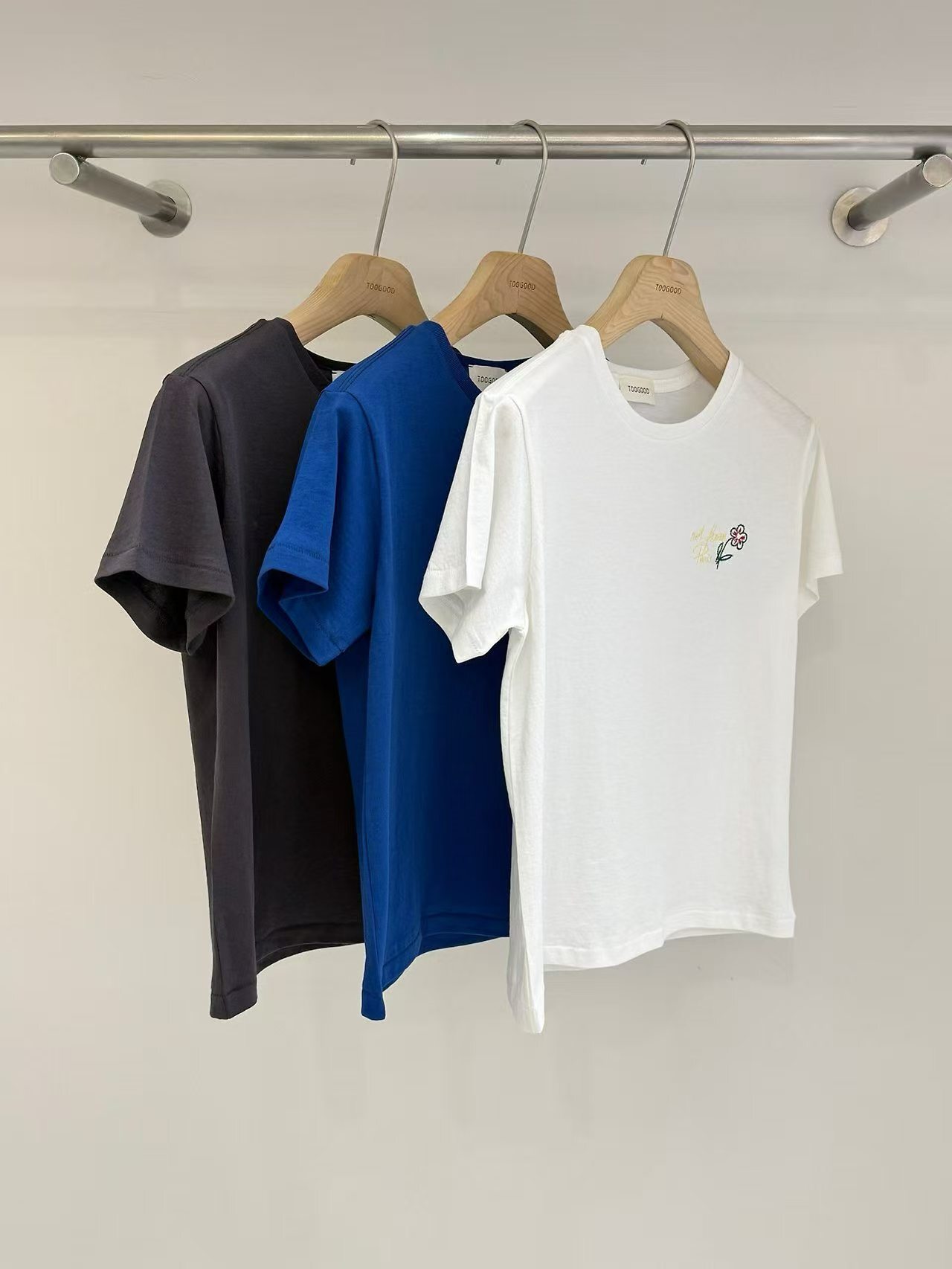 TG6232 胸前花花刺綉棉Tee