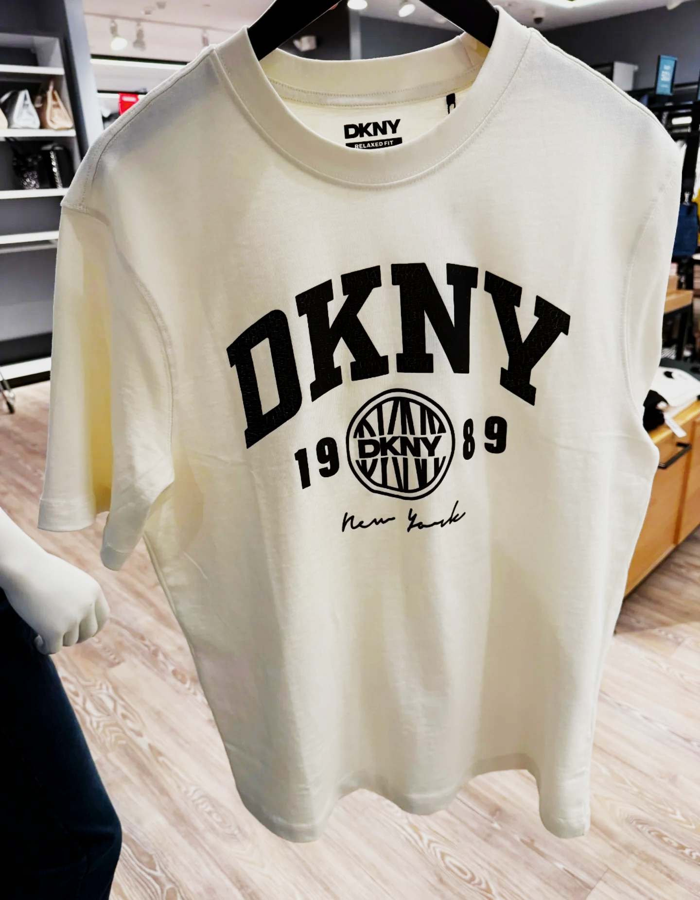 [S] DKNY TOFU LOGO GRAPHIC T-SHIRT, DK000078M-TFU (SD1898)