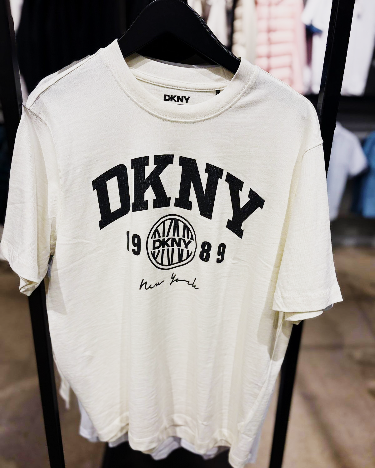 [S] DKNY TOFU LOGO GRAPHIC T-SHIRT, DK000078M-TFU (SD1898)
