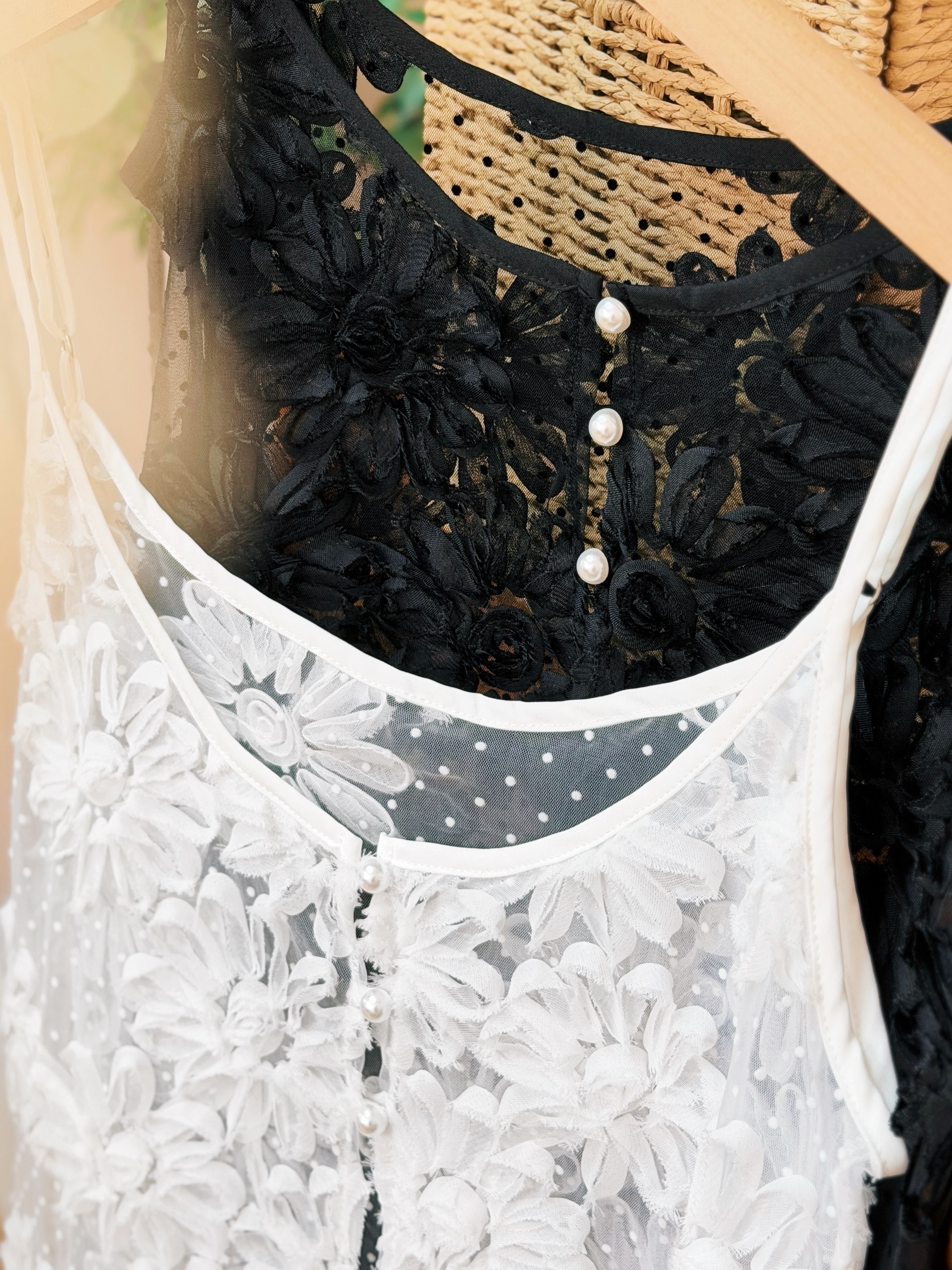 兩色 / 立體向日葵珍珠長馬甲 / Appliqué Sunflower Pearl-Button Longline Cami