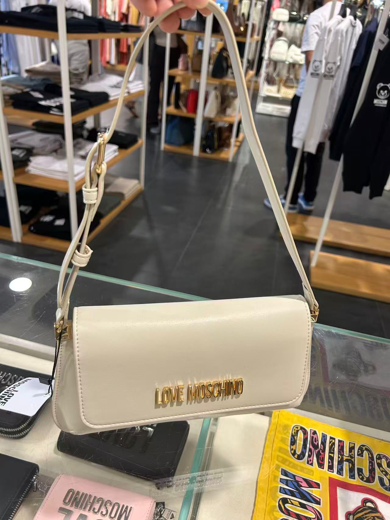 LYS01823 Love Moschino 簡約氣質腋下包