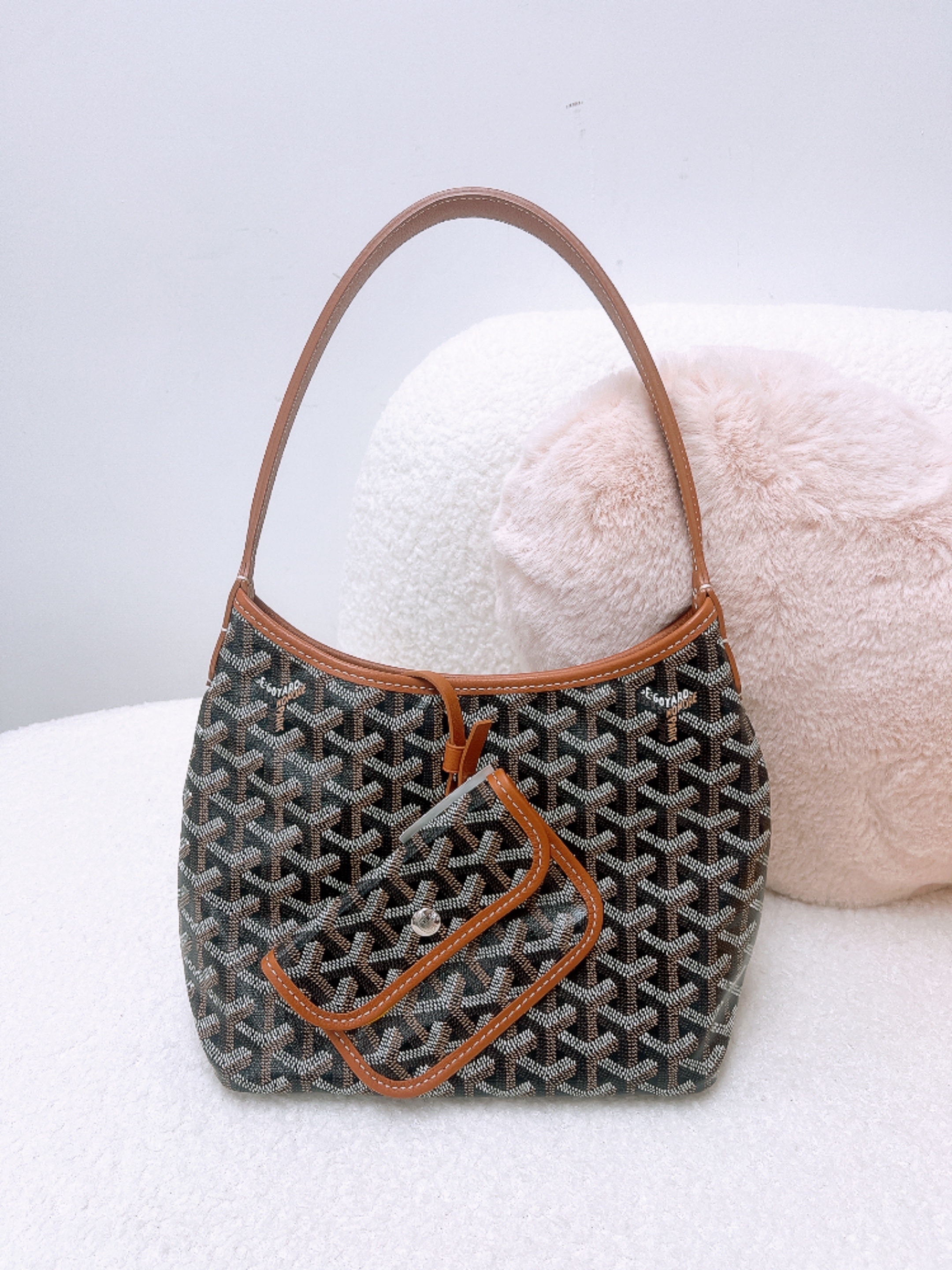 Goyard boheme hobo mini tan