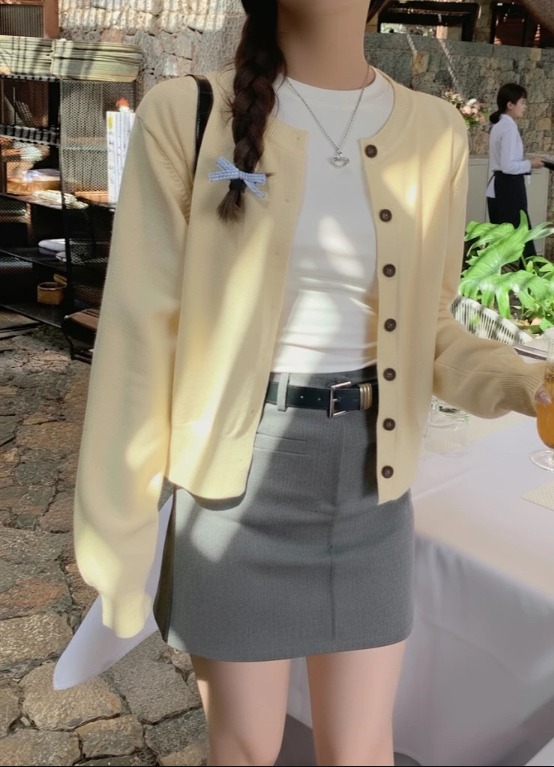 【直播】BUY LOVE BL052822 女裝親膚圓領排釦針織小外套