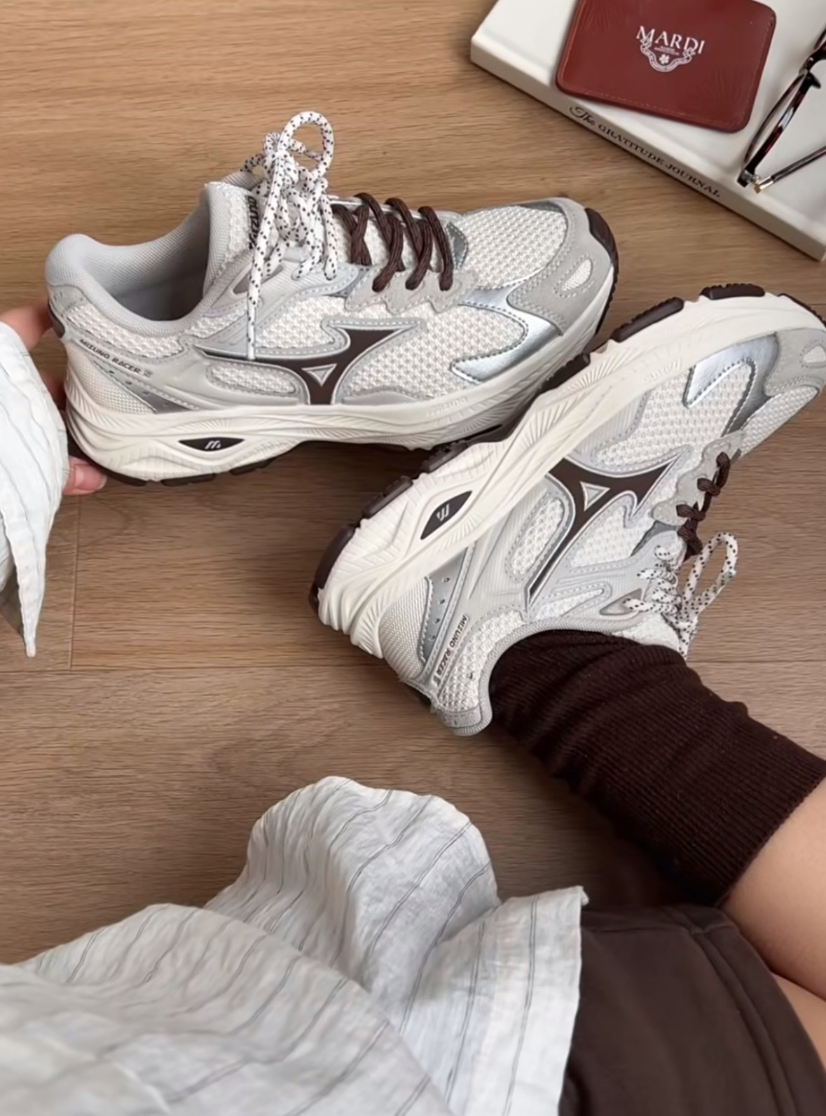 MIZUNO 美津濃 RACER S 慕斯棕 雙色鞋帶 復古跑鞋