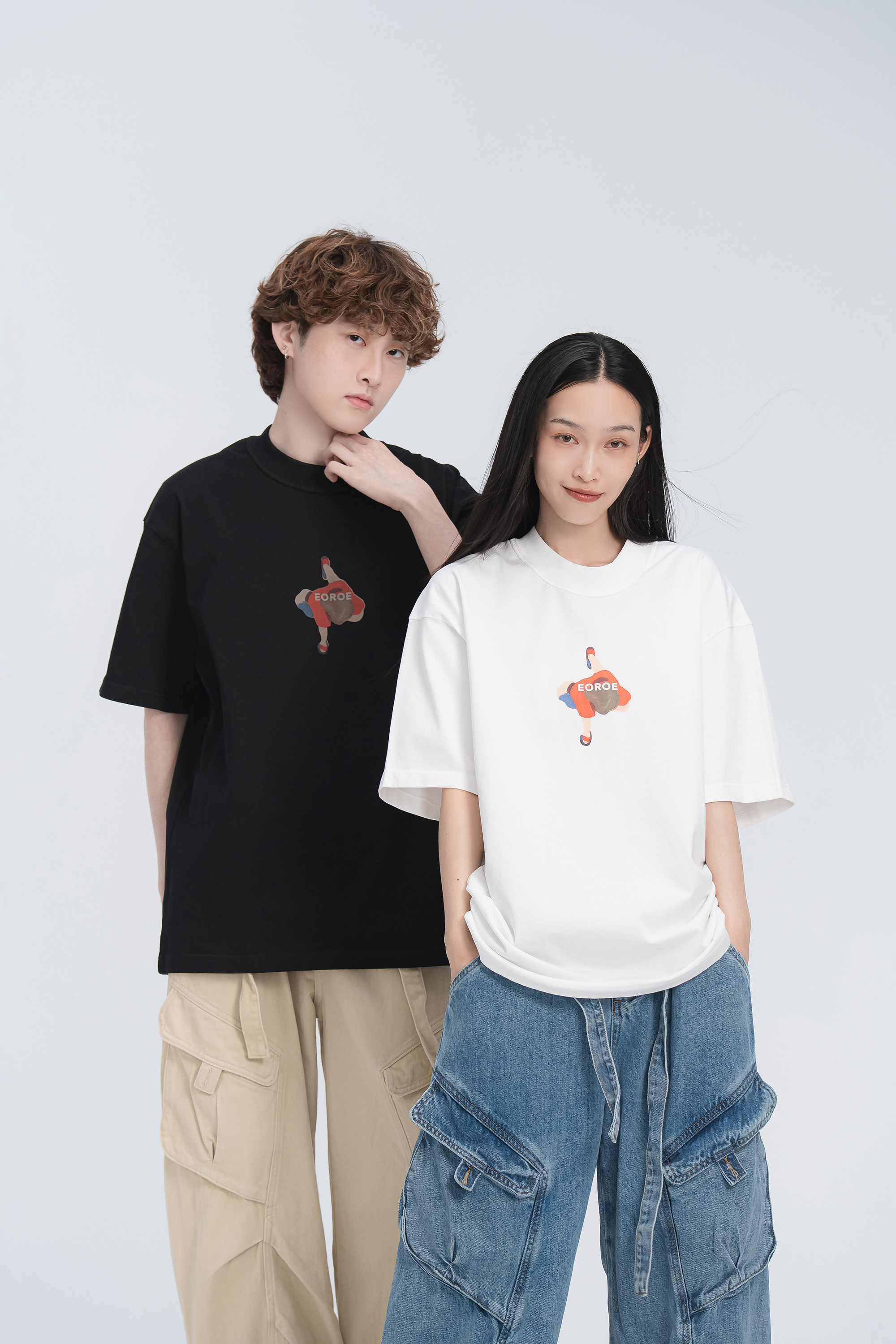 俯視的人物印花短袖t 2色