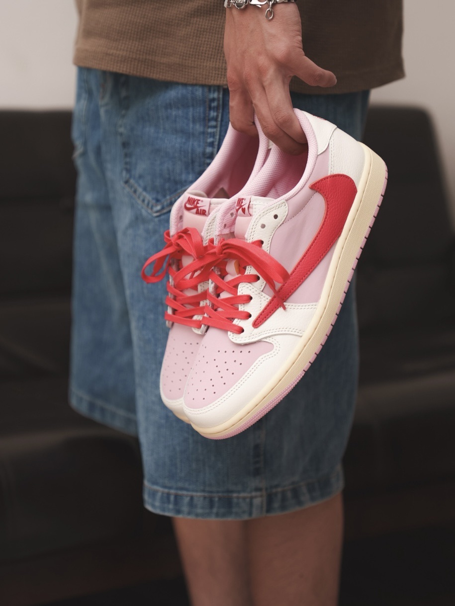 <粉帥真入心坎裡💗>Travis Scott x Air Jordan1 Low OG "Tropical Pink" 粉紅倒鉤