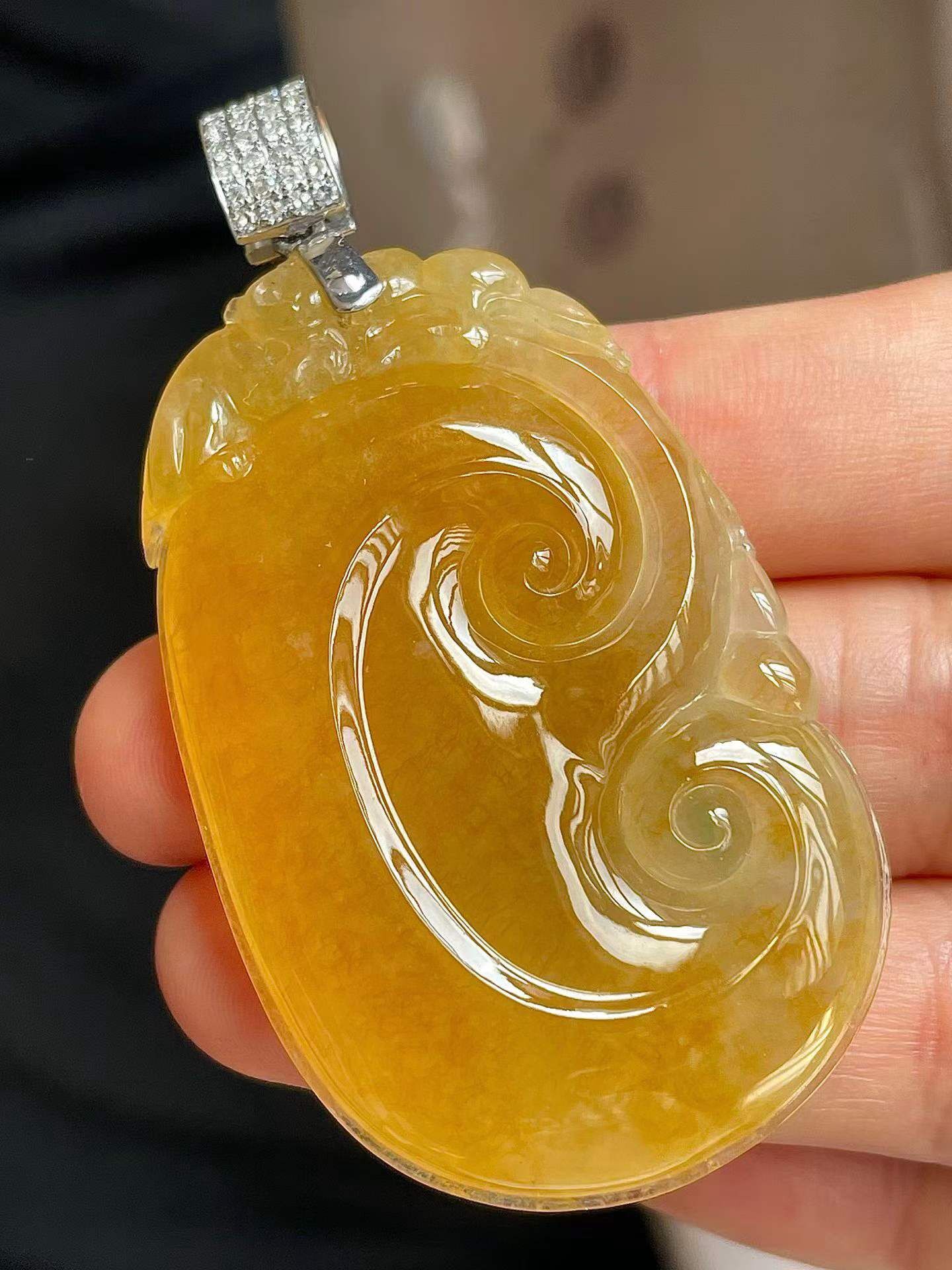 5245559 翡翠冰種黃如意吊墜