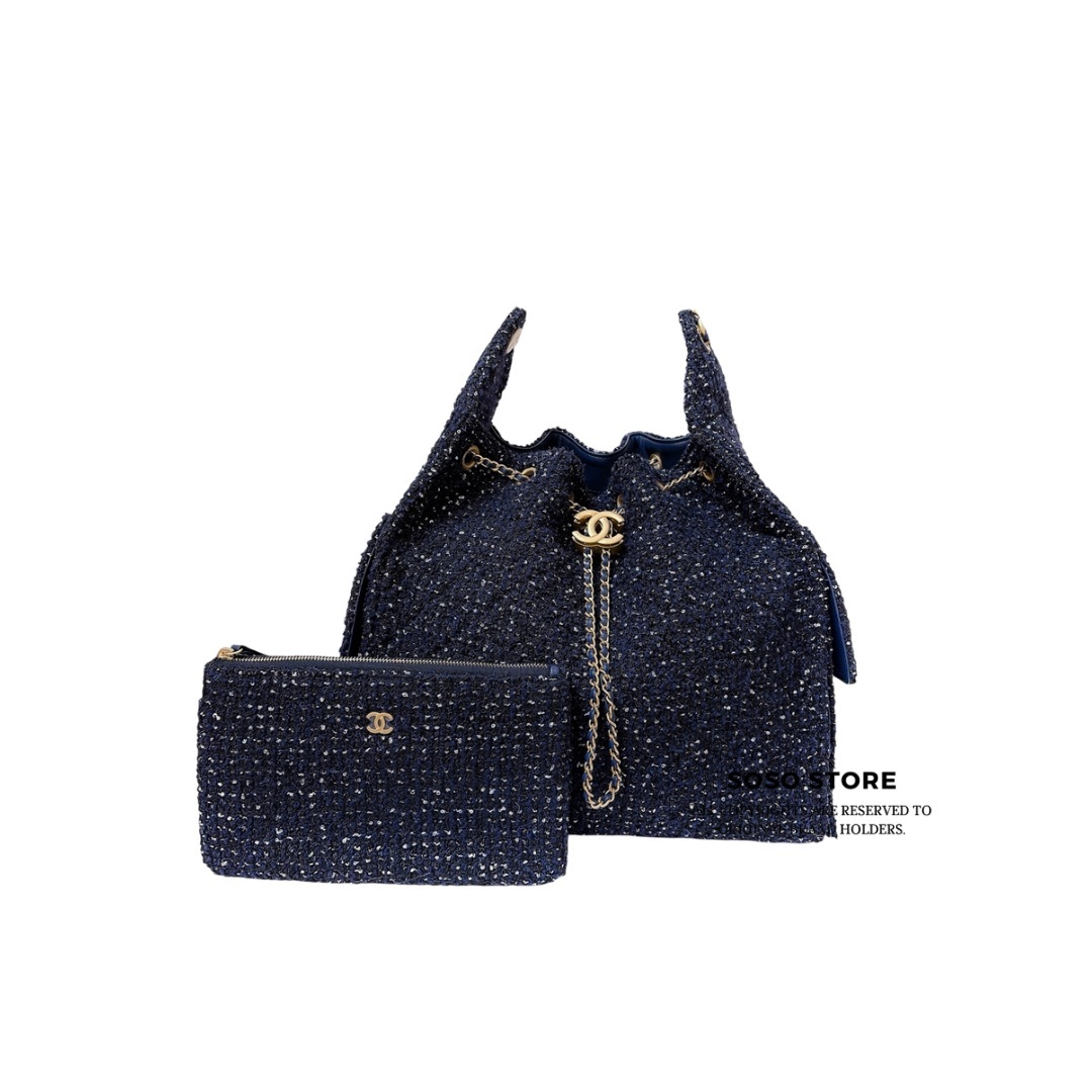 Chanel 25 Mini Hobo Bag in Tweed - Navy blue / GHW
