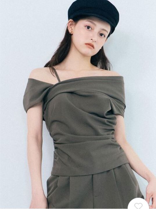 [預購] SNIDEL 垂墜不對稱上衣