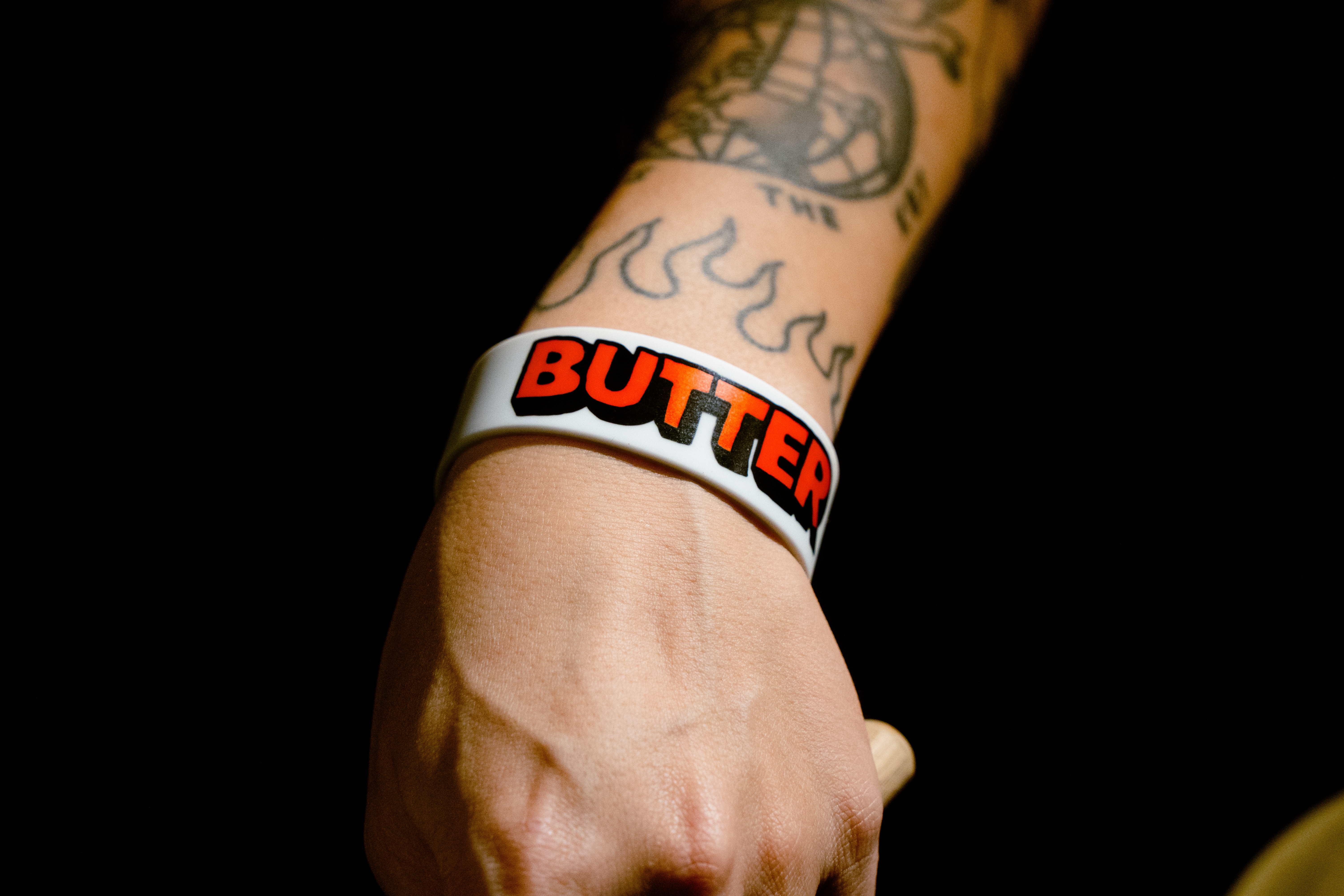 【BUTTER RIOT】牽起了我的手環