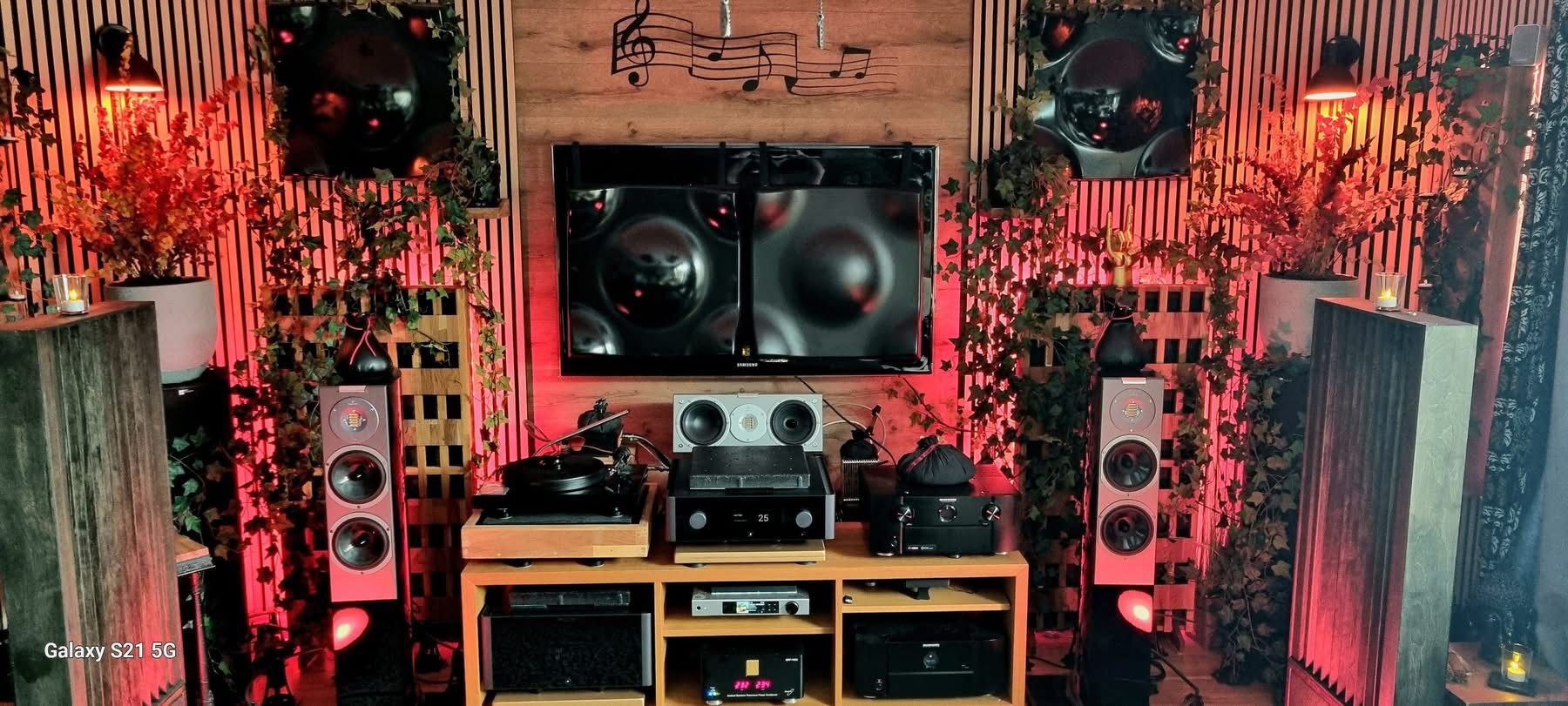 Audiovector R3 Arrete Black Speaker Home Setup