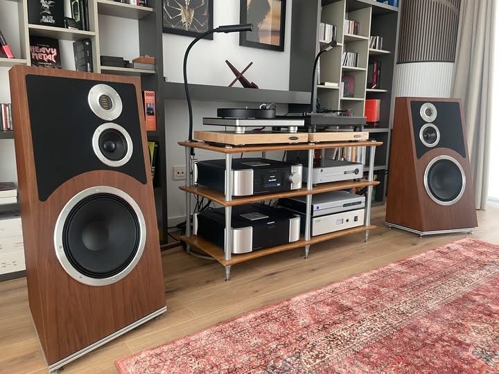 Audiovector Trapeze Italian Walnut Home Setup
