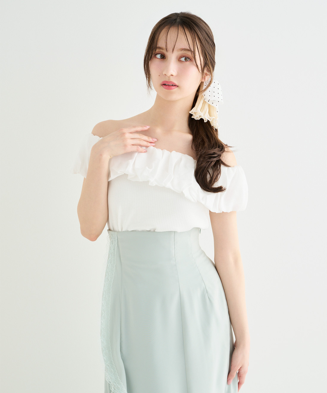 [預購] LILLIAN CARAT 氣球感設計一字領上衣