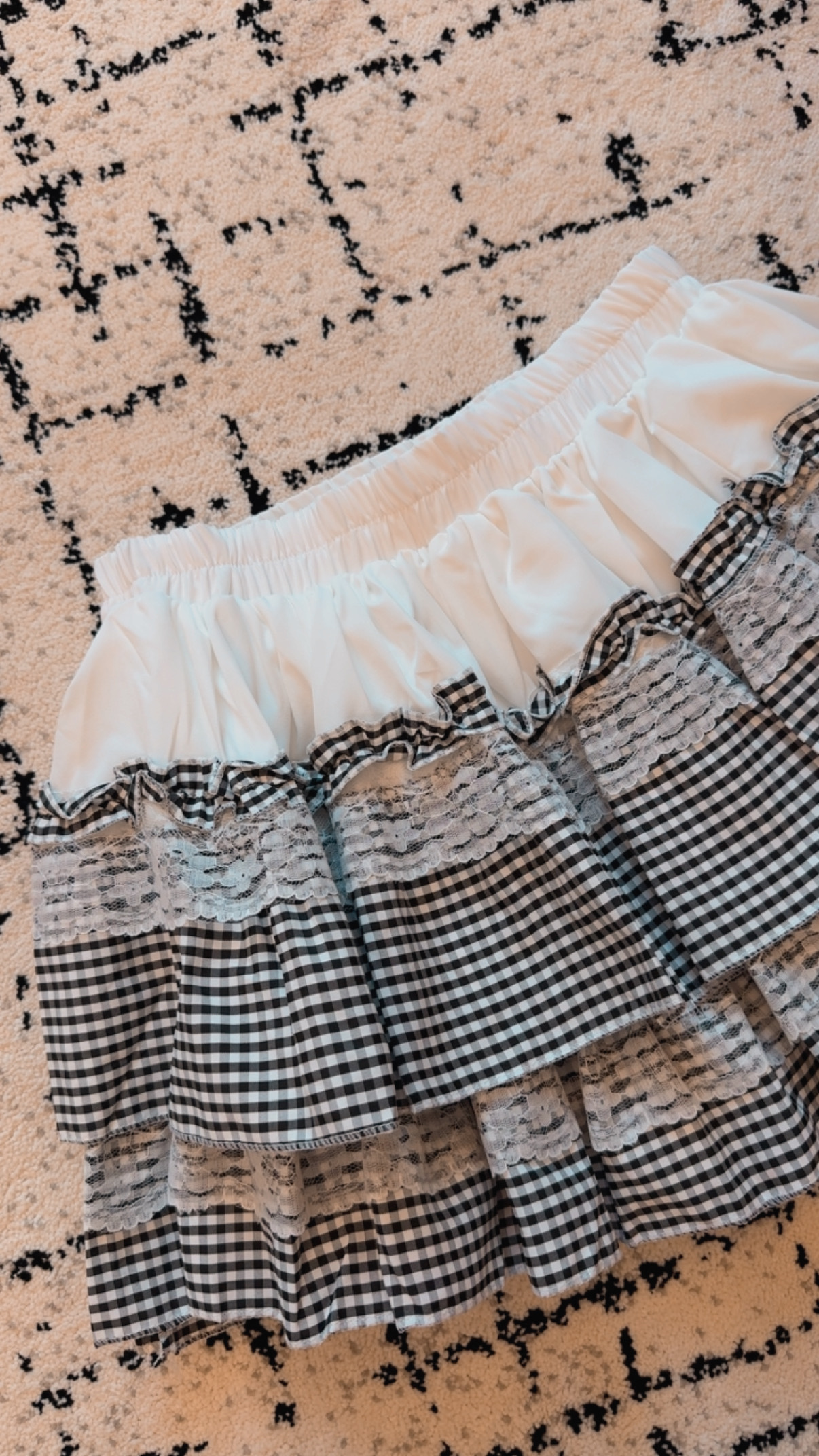Candice Lace with black bottom ♡