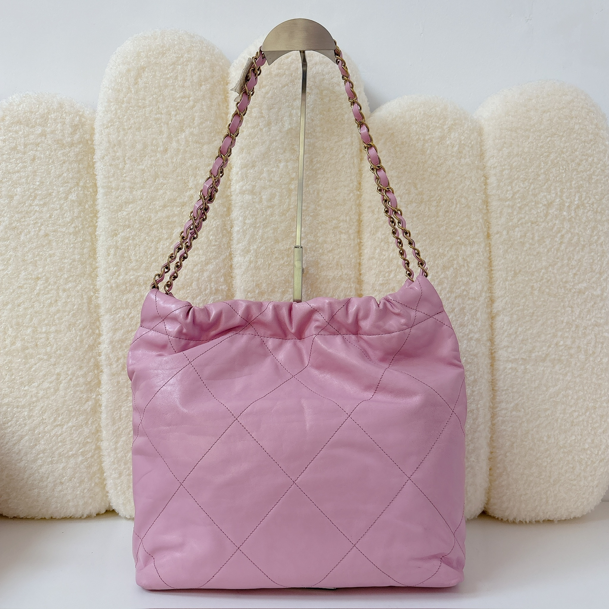Chanel 22 Handbag - Pink / GHW