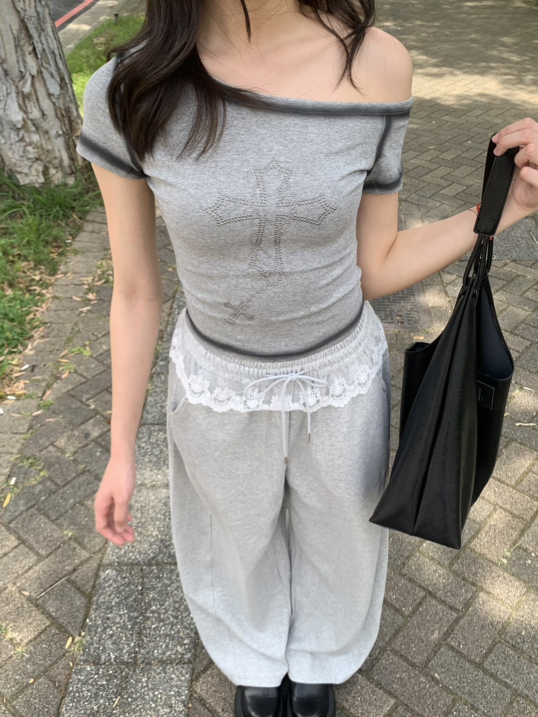 現貨 2058 斜肩領十字架短T(R)