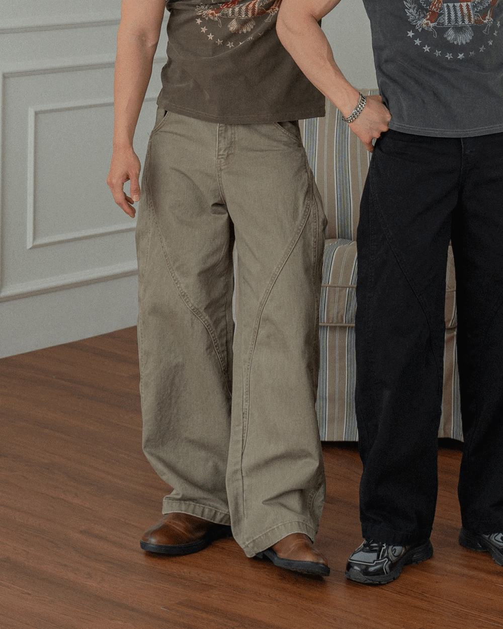 Wavy-cut curved blade pants, casual pants