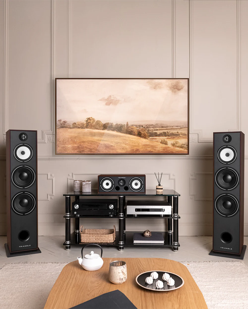 Triangle HiFi 師傅在蘇瓦松工坊手工組裝喇叭