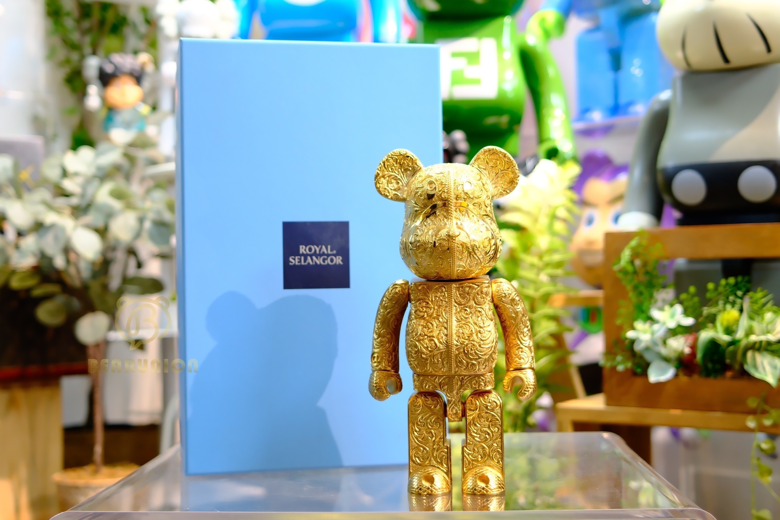 🎏Pre-Order🎏Bearbrick 400% BAPE SHARK ROYAL SELANGOR GOLD