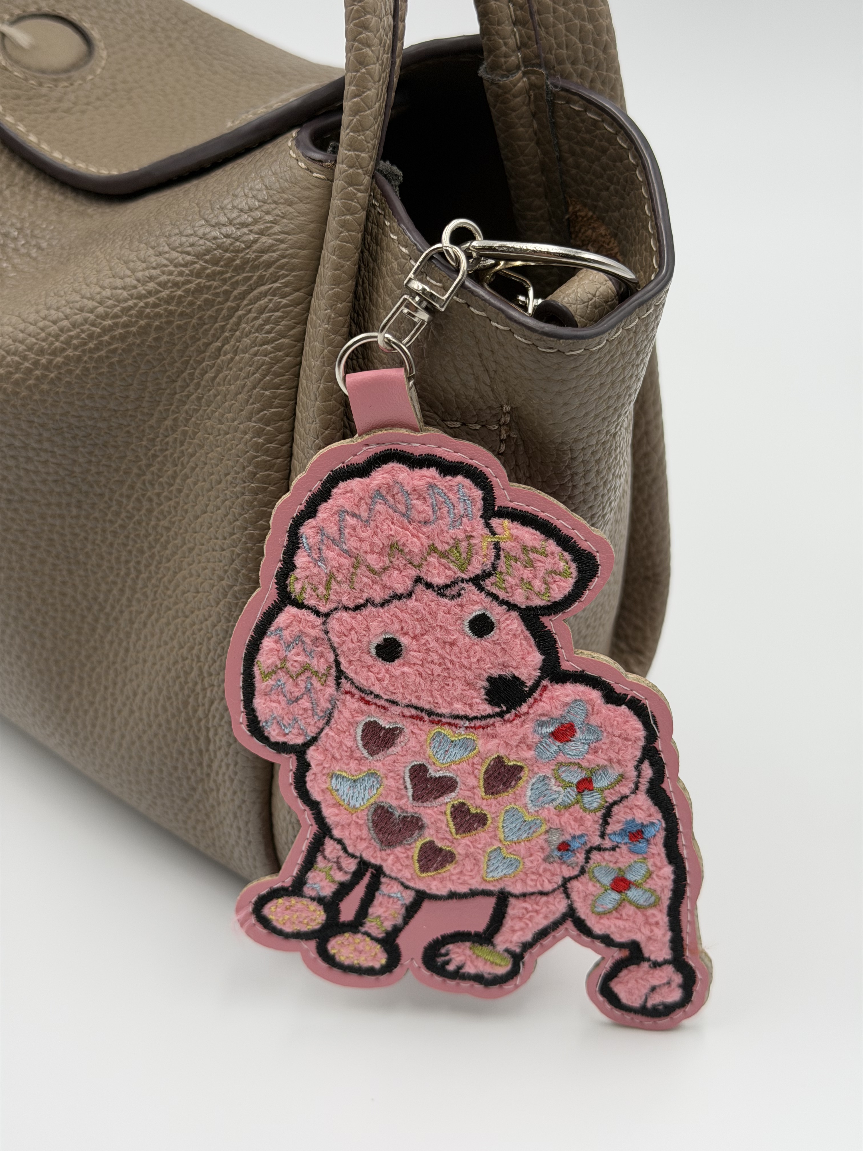 心花小狗刺繡匙扣