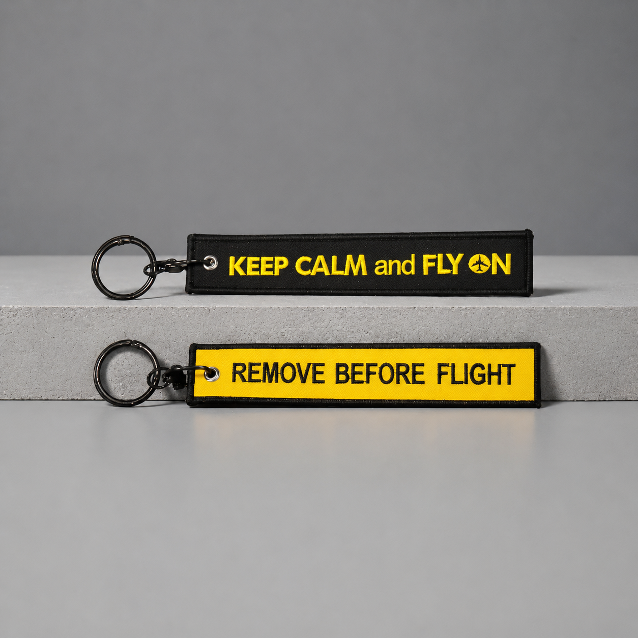 KEEP CALM and FLY ON 黃/黑 飛行前拆除鑰匙圈