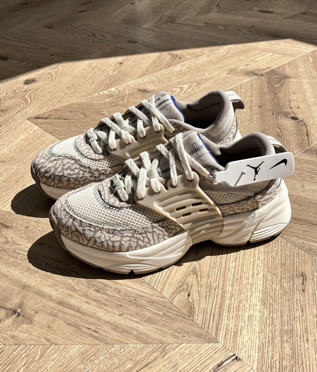 女鞋 NIKE W JORDAN TRUNNER O/S 象灰 爆裂紋 麂皮 網眼 支撐 運動鞋【IR1839-001】