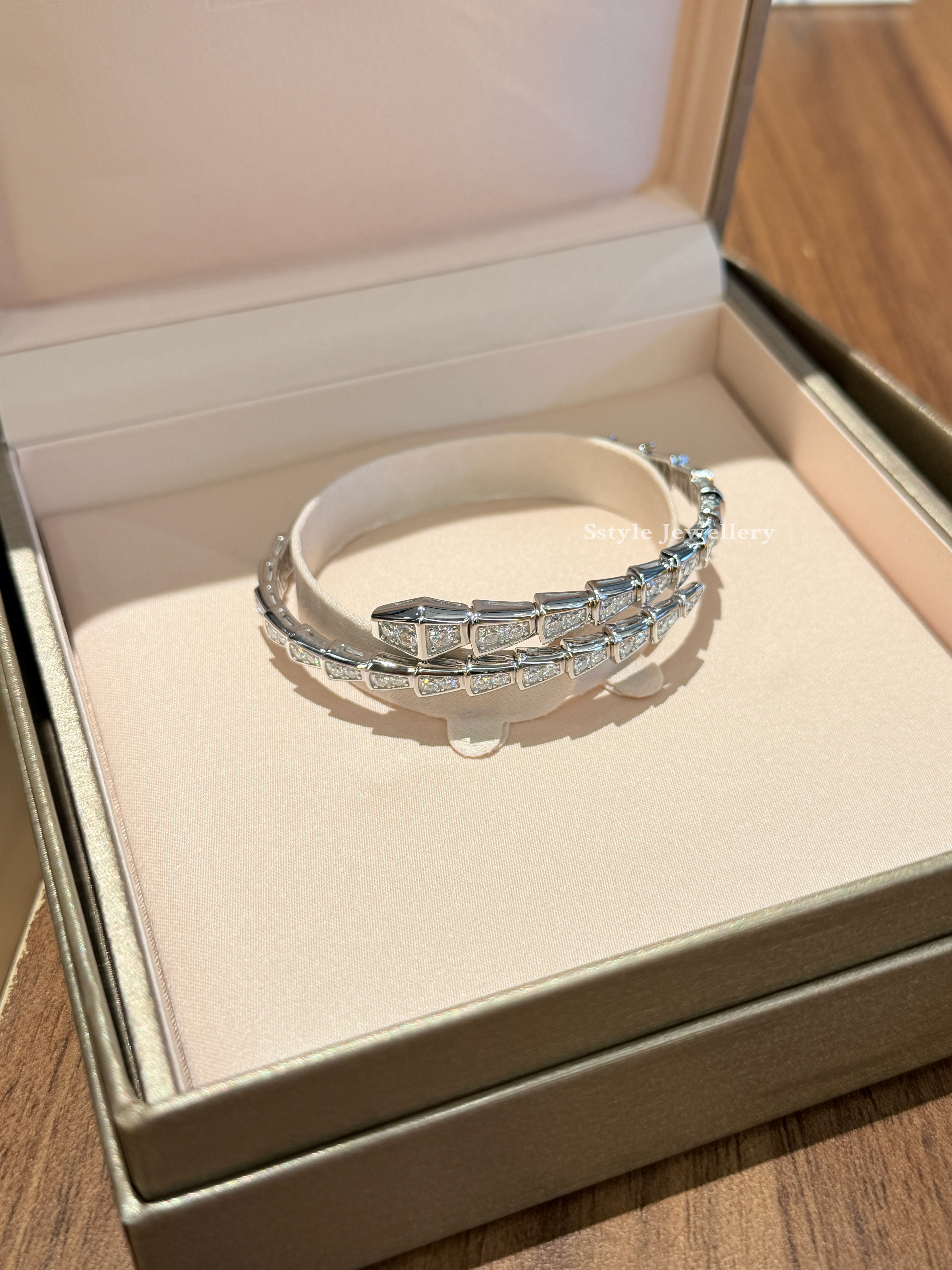 Bvl Moissanite Bangle（Preorder）